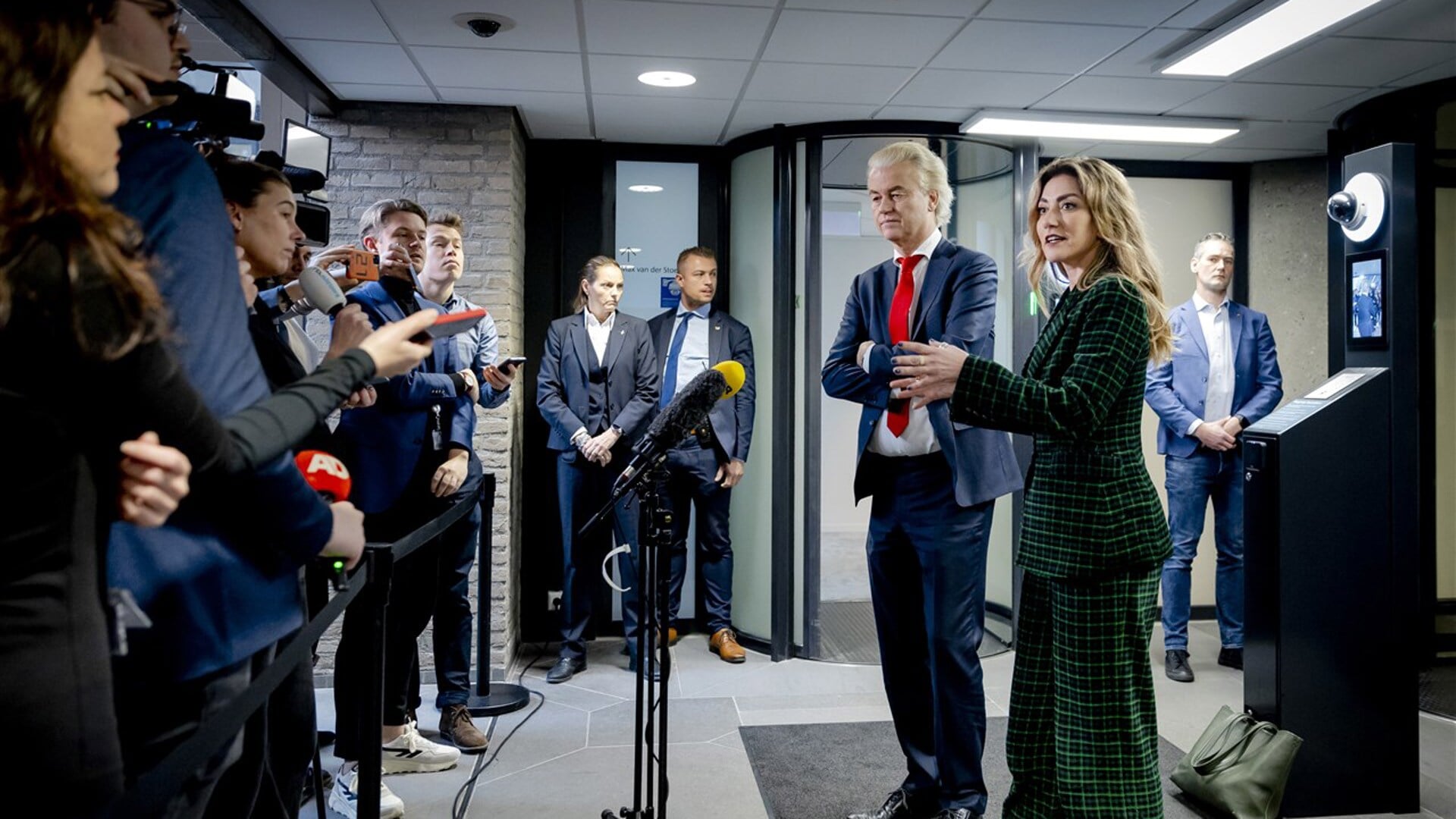 "Het land moet bestuurd worden", zei Wilders 