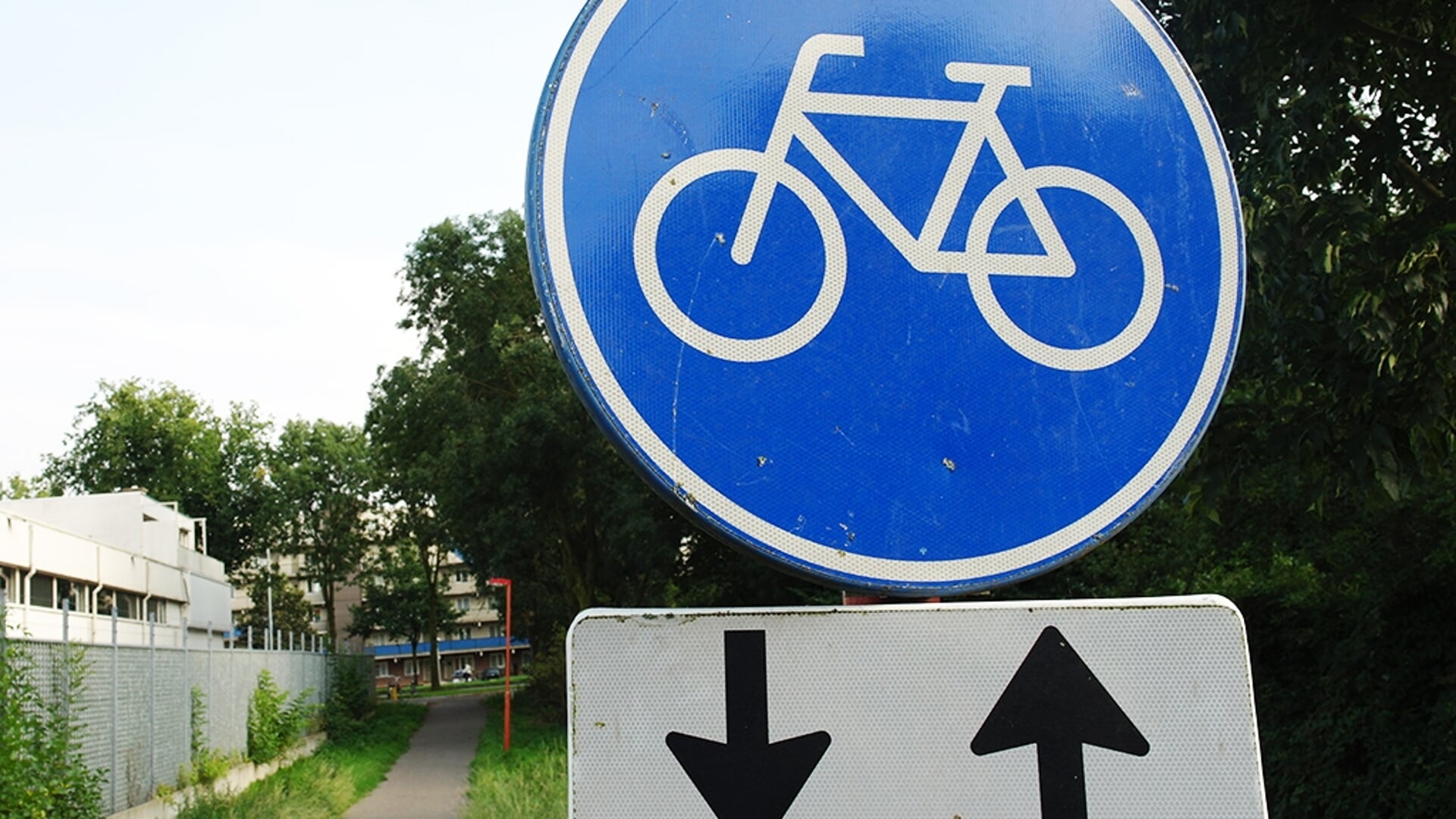 Provincie investeert € 14 miljoen in verkeersveiligheid lokale wegen en fietspaden.