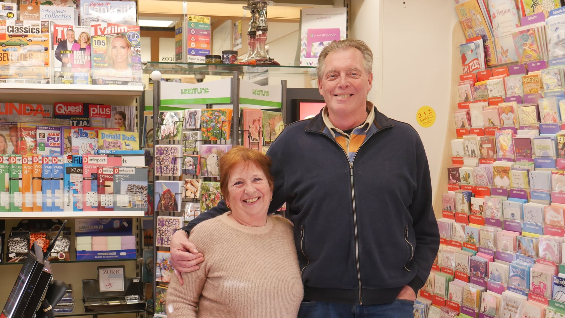 Frank en Gerdine Rijneveen sluiten op 4 maart voor de laatste keer de deuren van de winkel in de Zeestraat.
