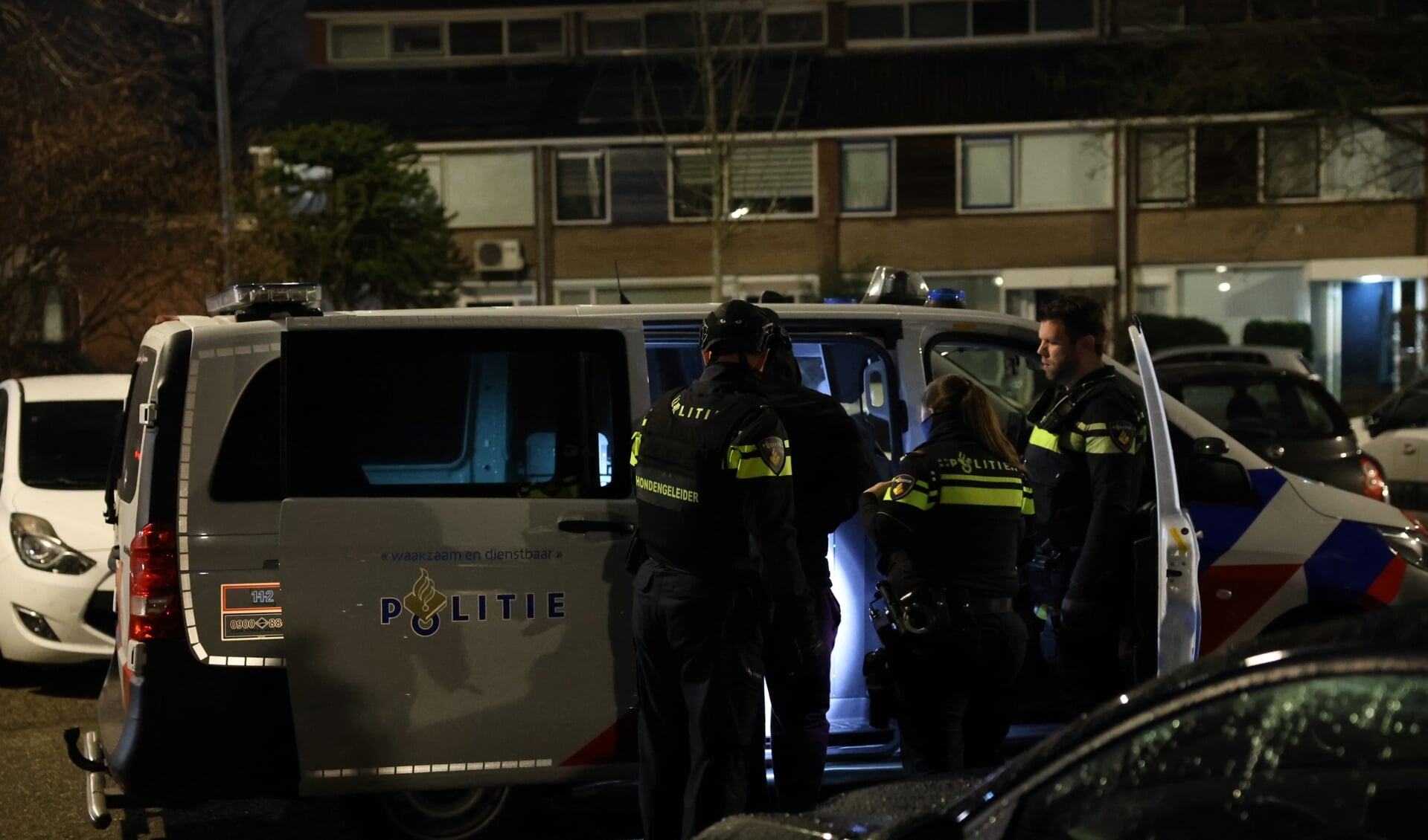 De politie rukte groot uit om de scholier in Wateringen aan te houden, die had gedreigd met een schietpartij op een school in Rijswijk.