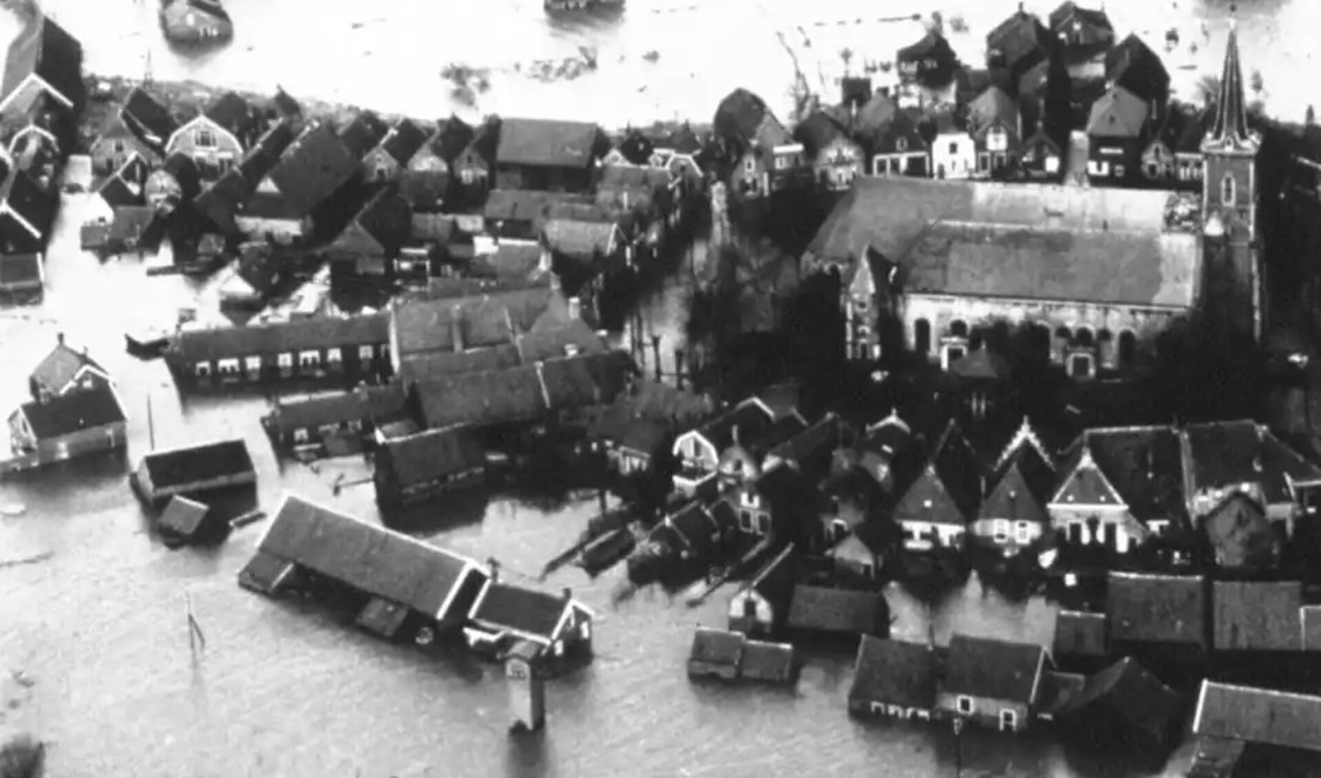 Tijdens de Watersnoodramp werden zo’n 3.000 woningen en 300 boerderijen verwoest en meer dan 40.000 woningen en 3.000 boerderijen raakten beschadigd. 
