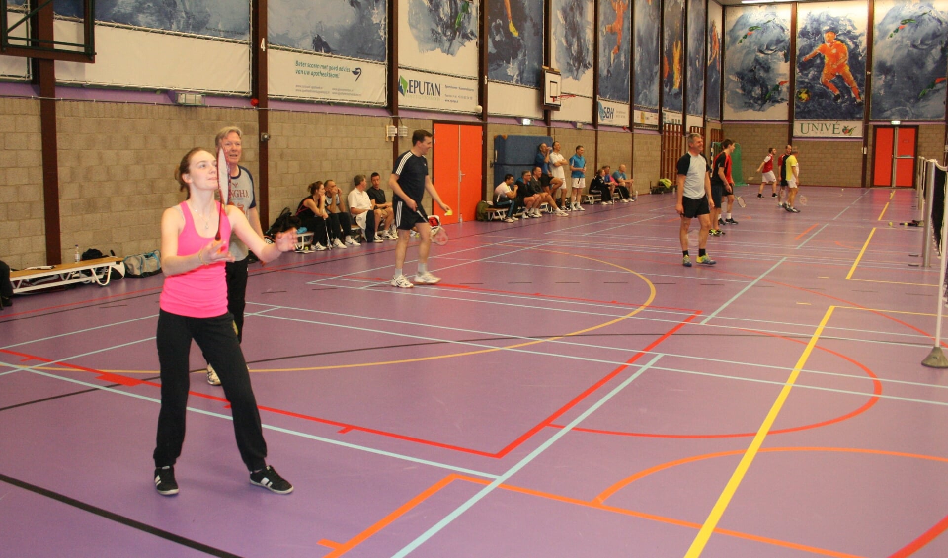 Badminton: spelenderwijs leren en goed voor je conditie.