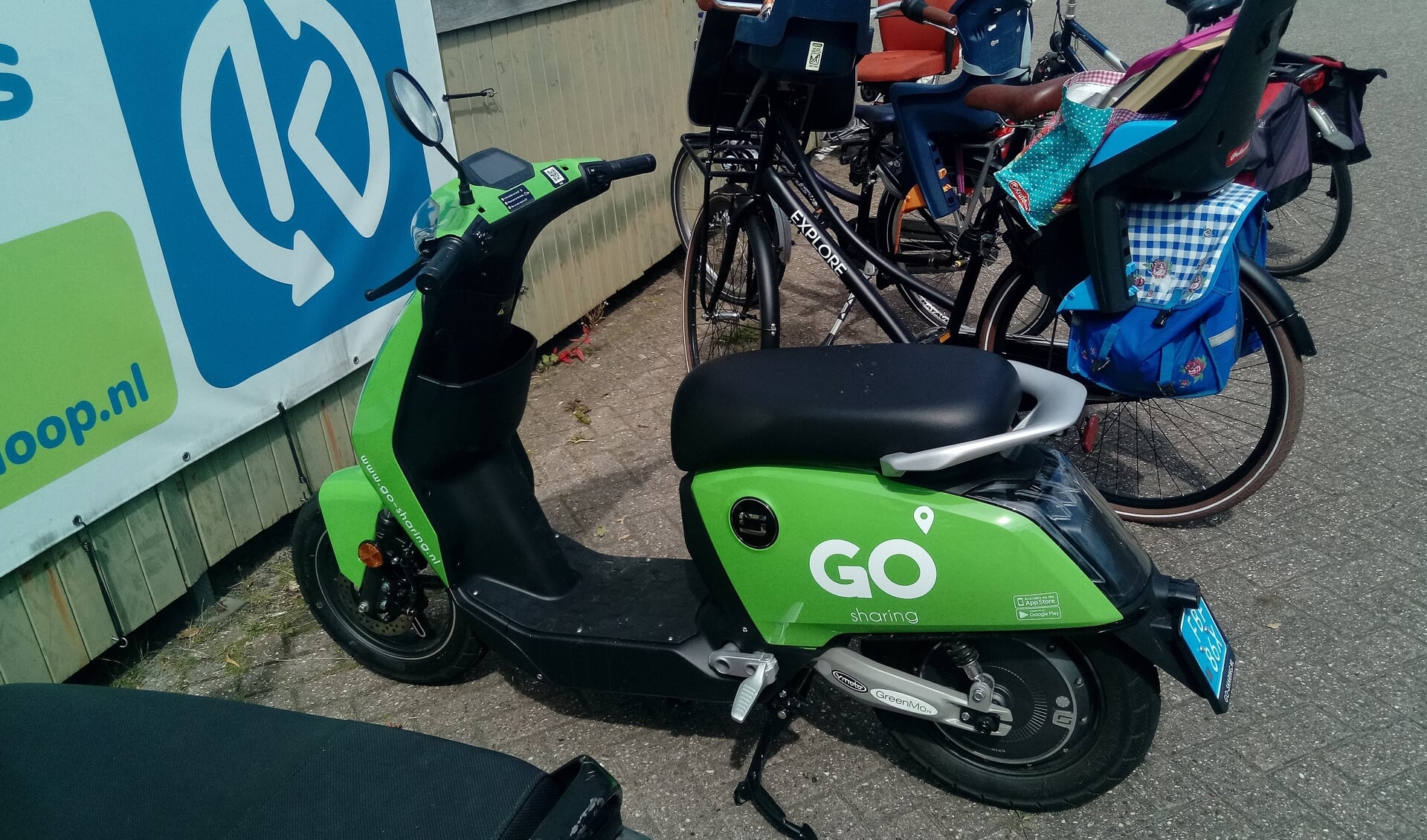 De GoSharing scooter is een vorm van deelvervoer.