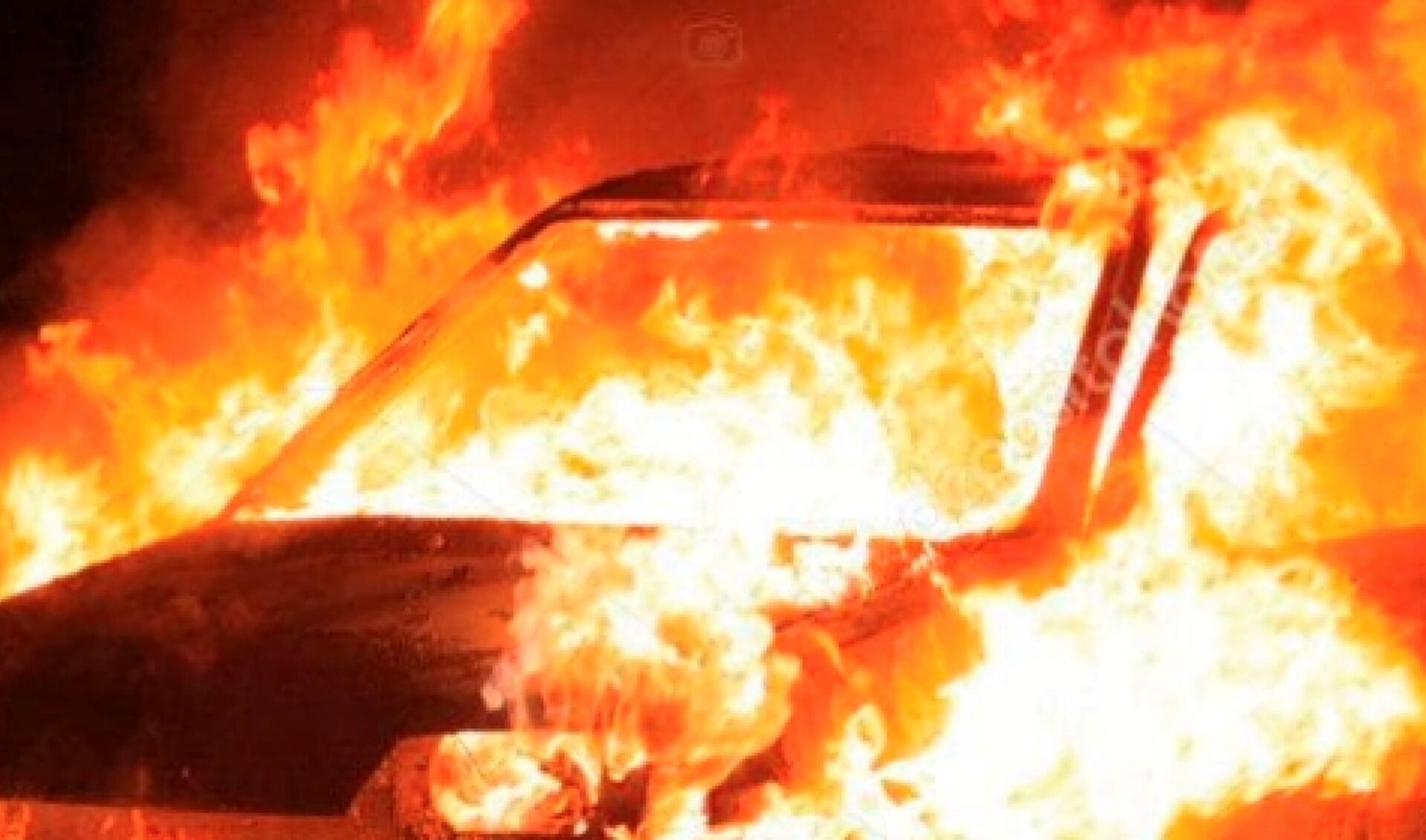 Aurobranden zijn in Zaanstad de laatste tijd helaas schering en inslag. Wat kun je doen om je auto veiliger te parkeren tegen een pyromaan?  