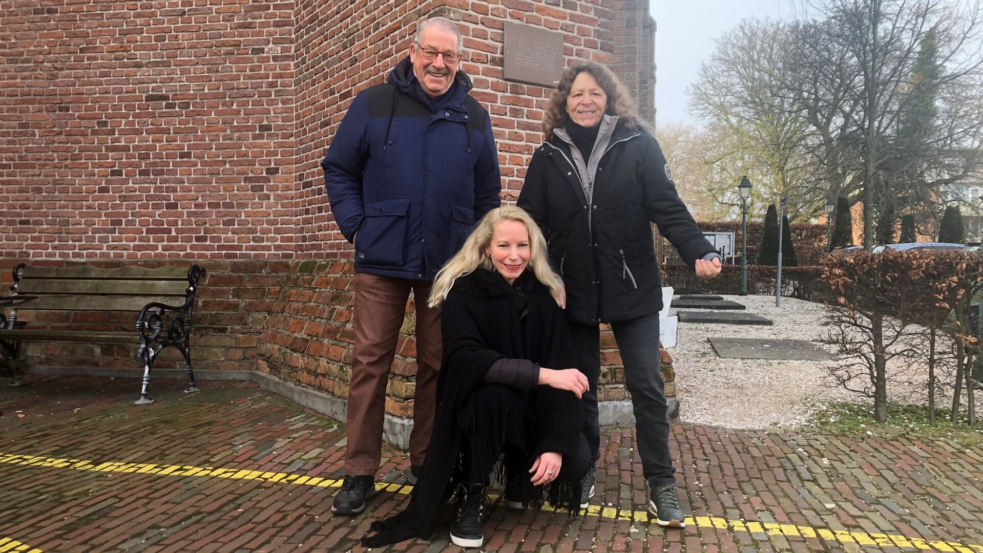 Oud-dirigenten Peter den Hartog, Toos Schuurmans en haar dochter Marjolein Jua Kool hopen dat veel oud-leden reageren op hun oproep.