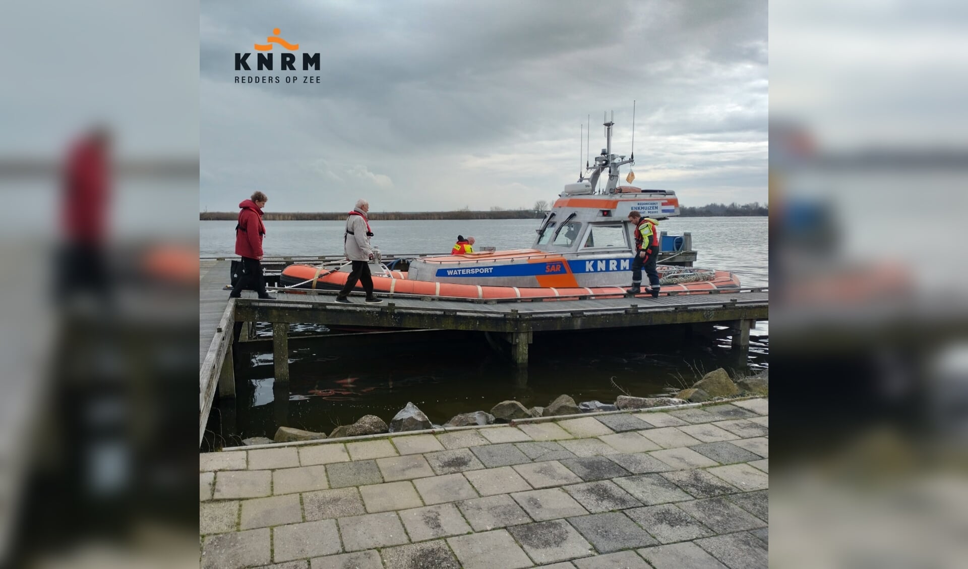 Trouwe KNRM-donateurs maken vaartocht op reddingboot Watersport.