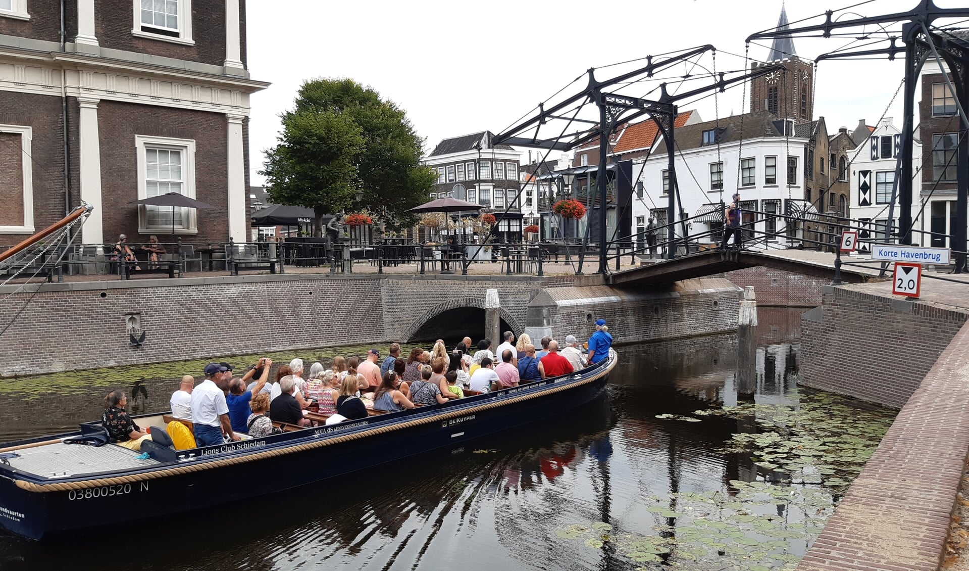 Binnenkort weer een vertrouwd beeld in Schiedam: de fluisterboten.