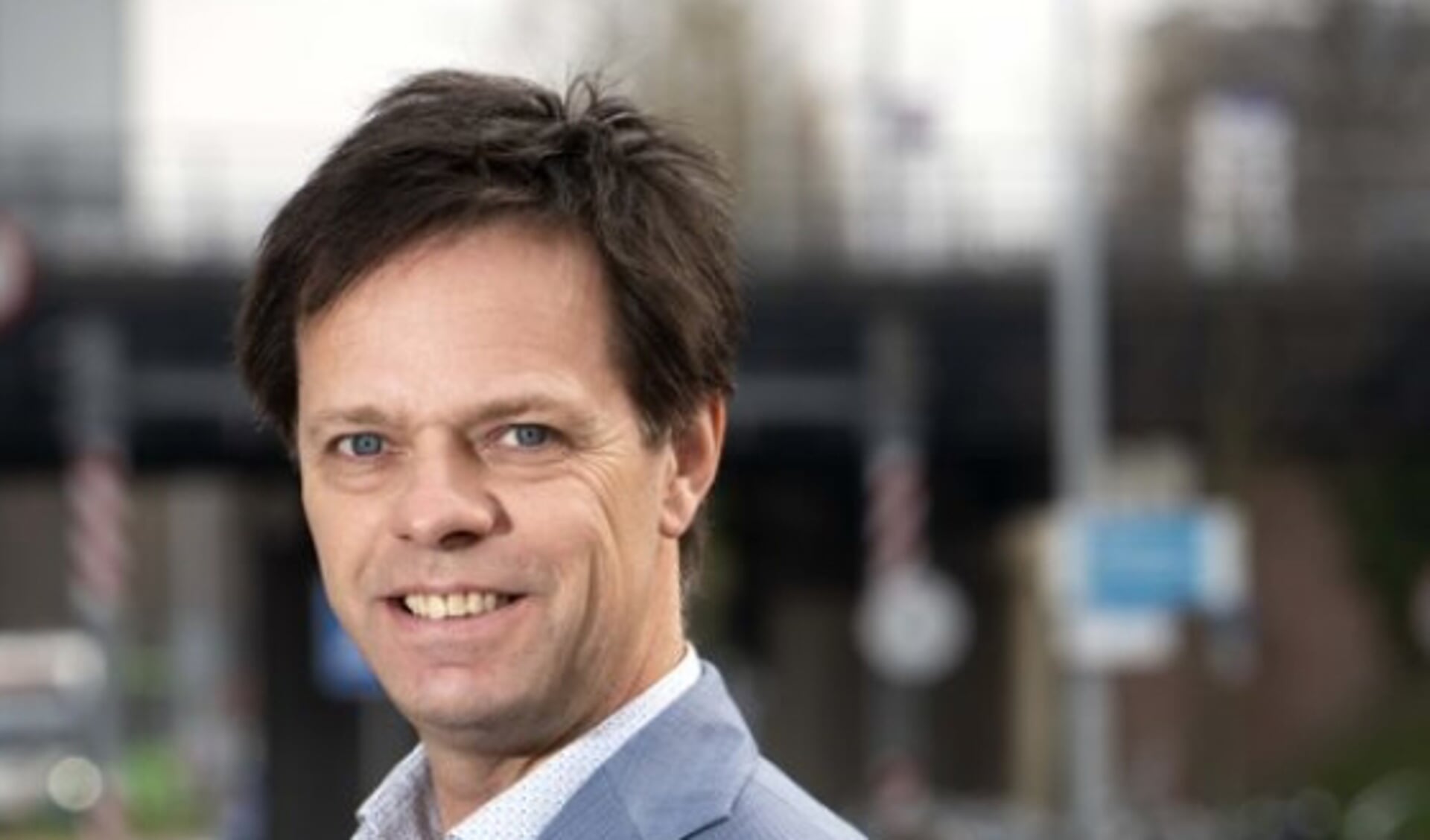 PvdA-kandidaat voor de Eerste Kamer en oud-wethouder van Den Haag Marnix Norder wil met winkelend publiek in de Bogaard en Oud Rijswijk in gesprek gaan.