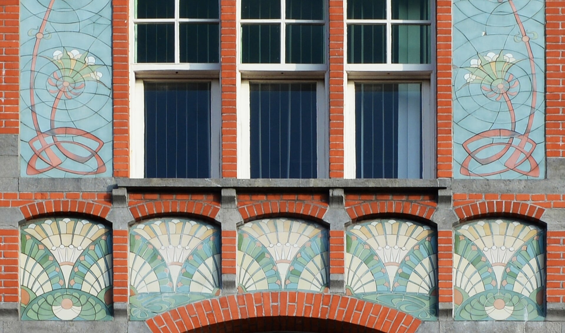 In veel Haagse gebouwen zijn nog kenmerken van de kunststroming art nouveau terug te vinden.