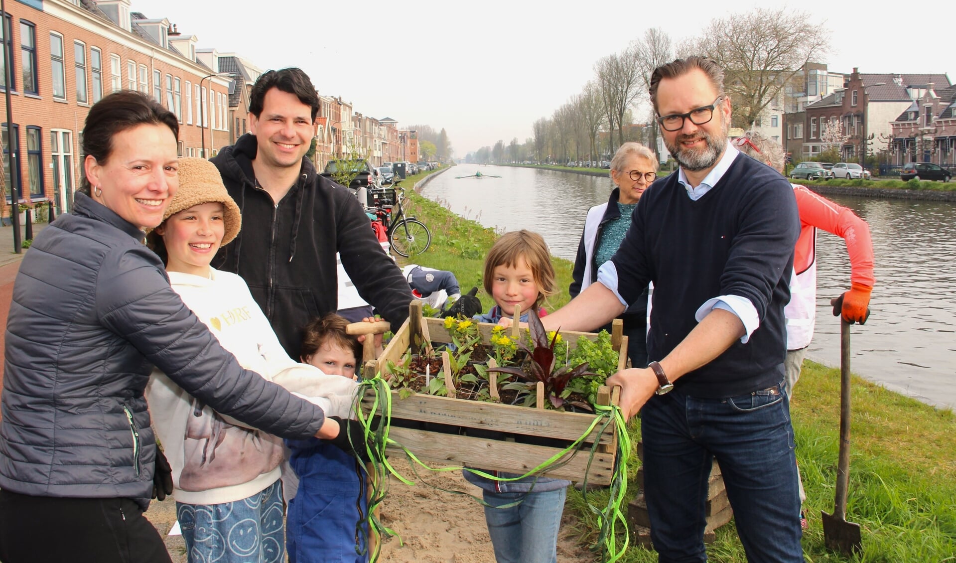 Bewoners Jaagpad Adopteren Groenstrook Aan De Vliet | Al Het Nieuws Uit ...