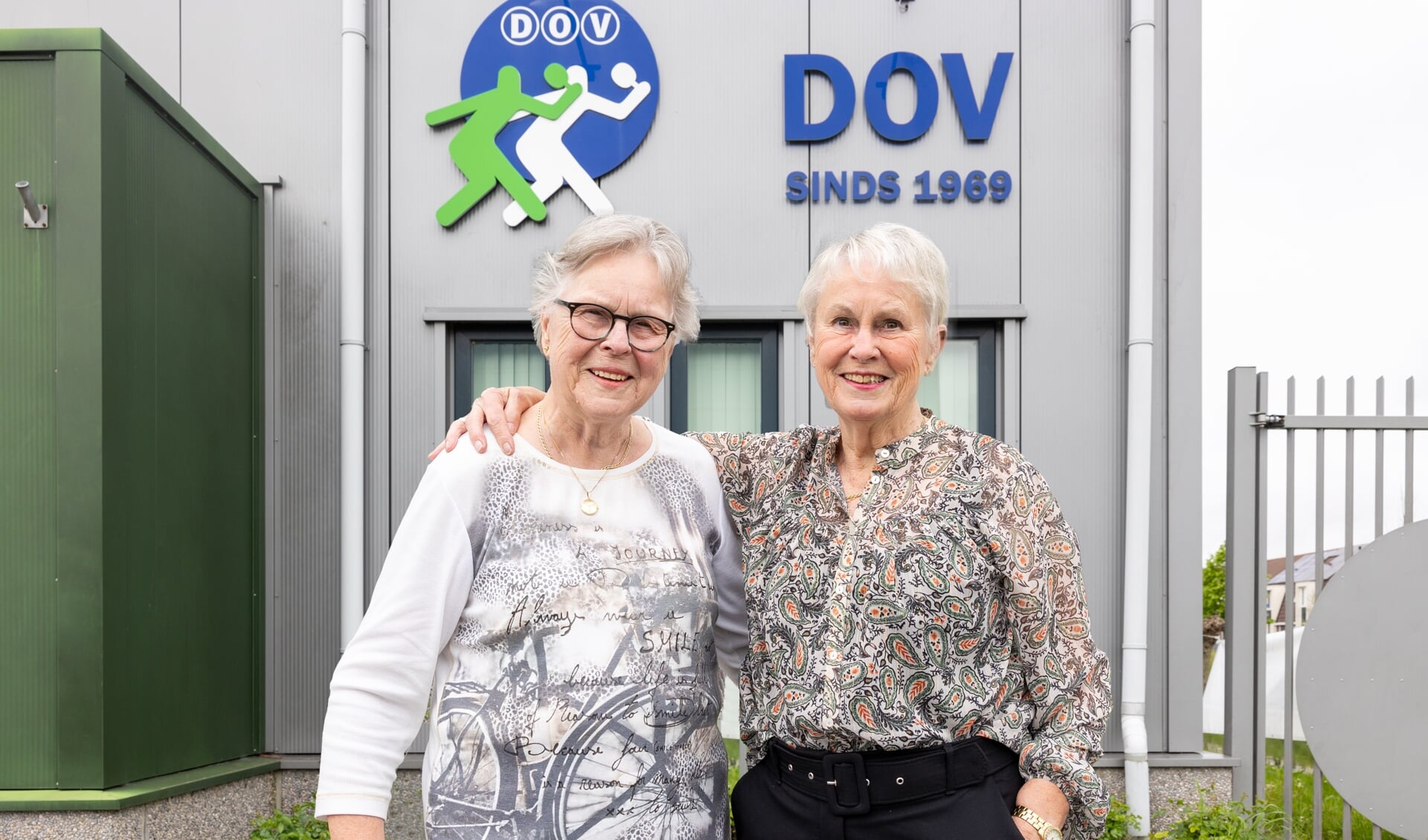 Al jaren zetten zussen Ank (rechts) en Tien zich vrijwillig in voor tafeltennisvereniging DOV.