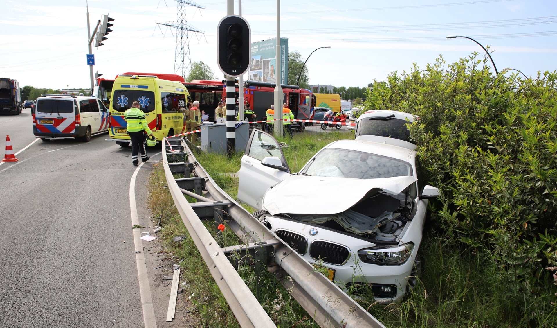 Automobilist zorgt voor flinke verkeerschaos na bizar ongeval Wippolderlaan Wateringen
