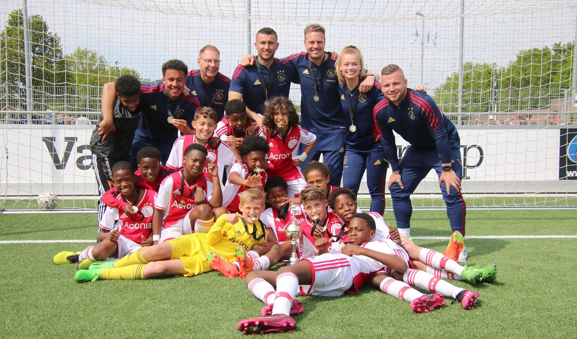 Het winnende team van Ajax.