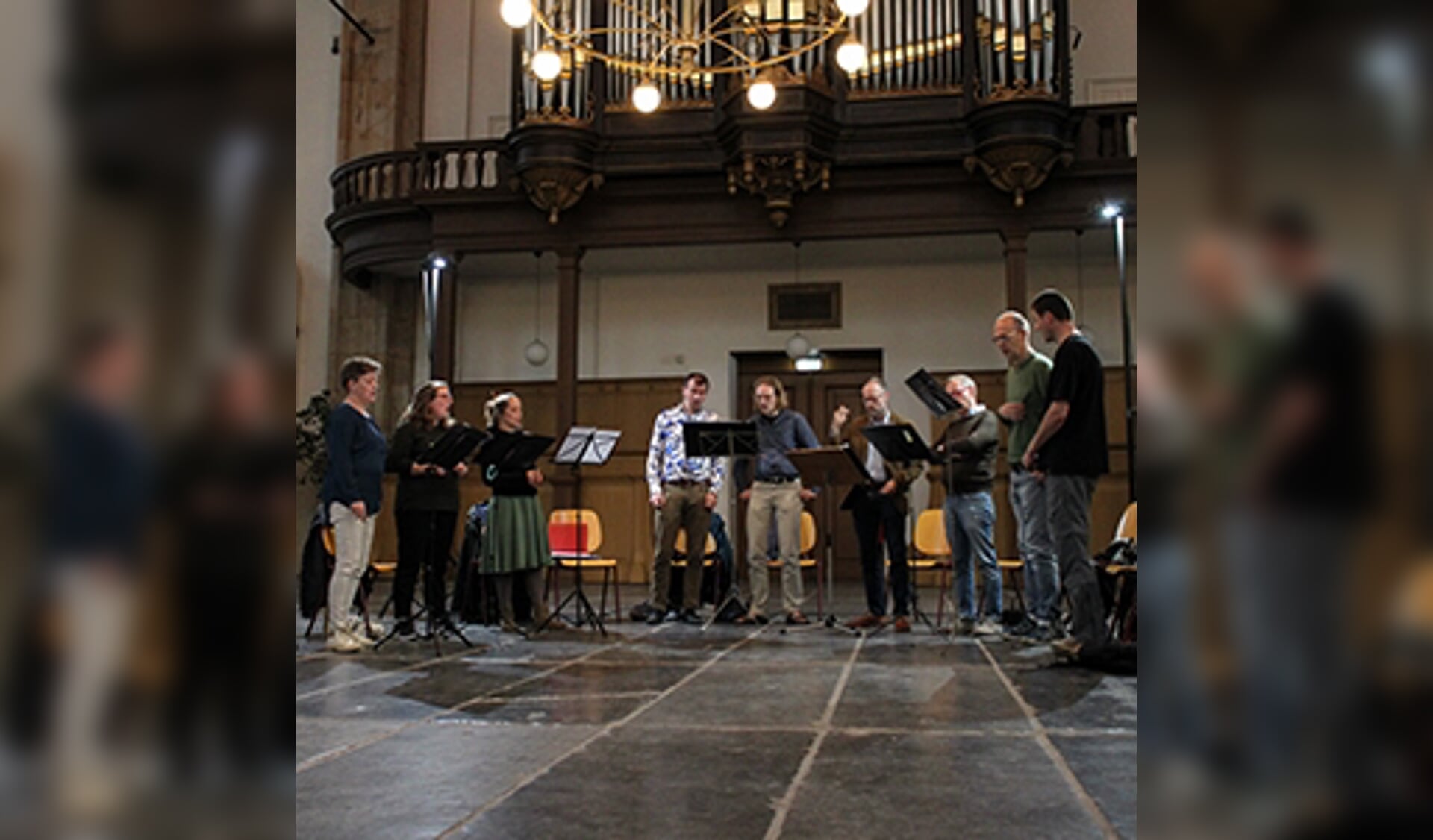 Ensemble Camerata Oude Kerk , onder leiding van dirigent Henk Verhoef, geeft een paar concerten per jaar. 