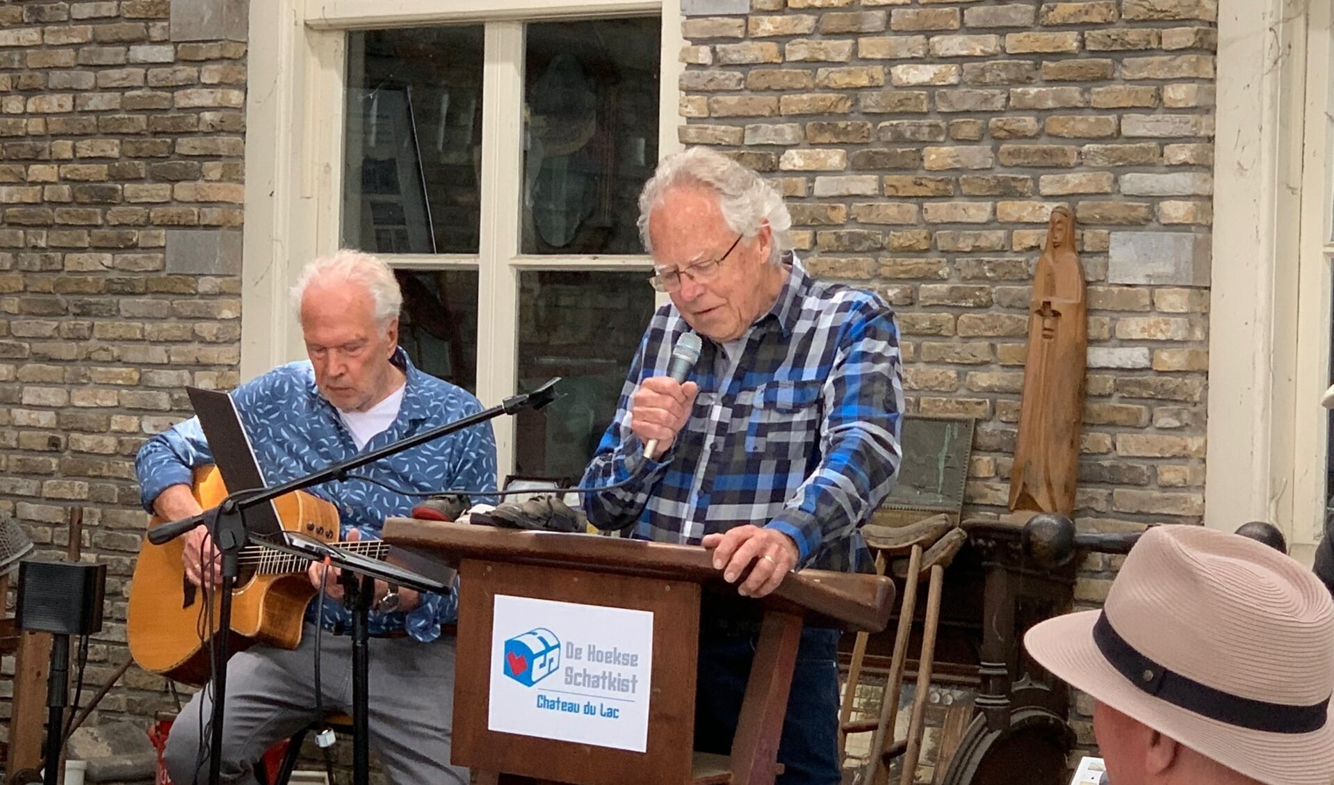 Ed van Berkel bracht een declamatie op muziek van Piet van der Leer.