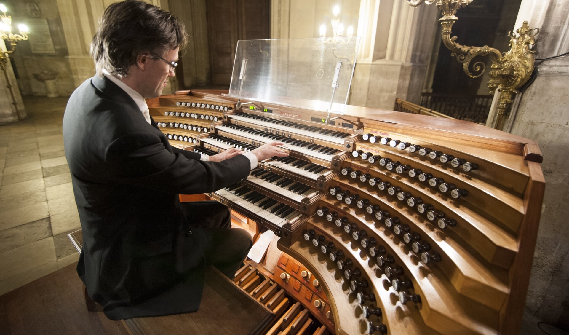Marco den Toom bespeelt op vrijdag 2 juni het orgel van de Grote Kerk van Westzaan.