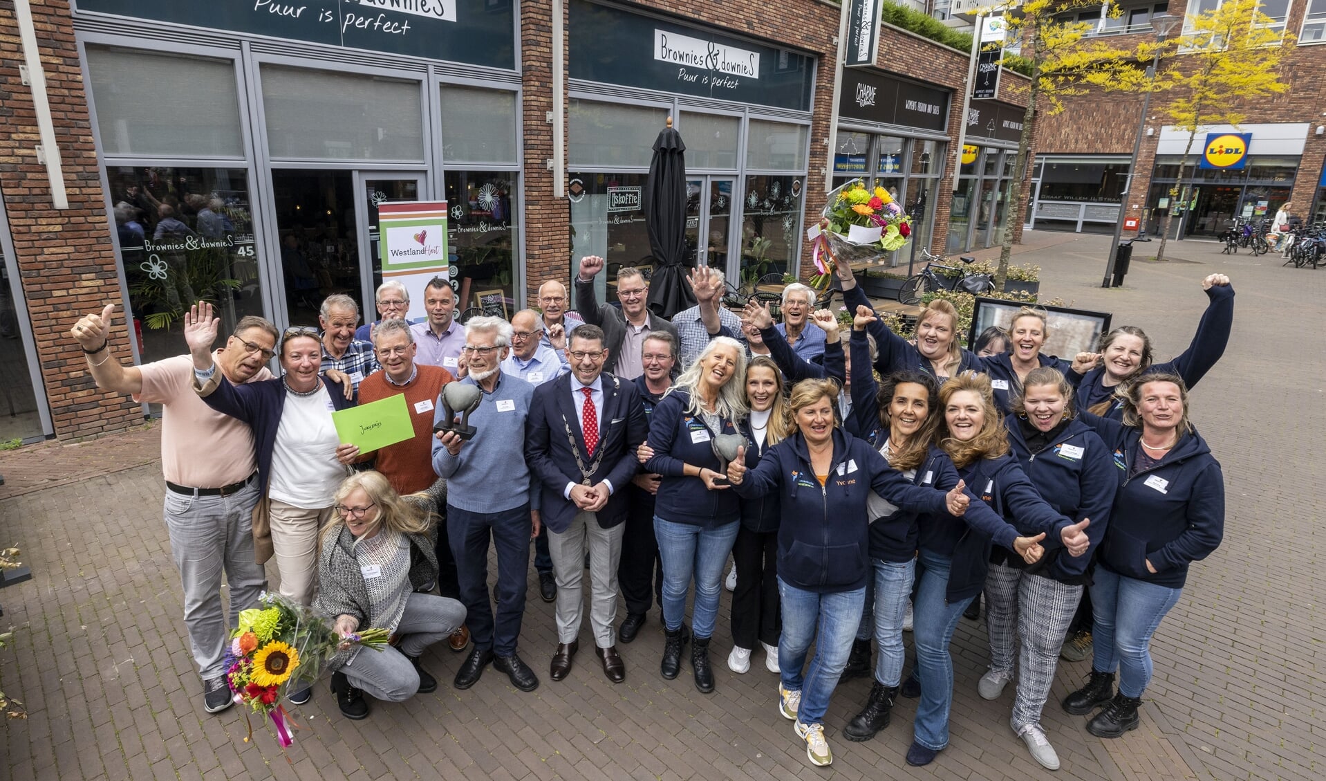 WestlandHart is een vrijwilligersprijs voor vrijwilligersorganisaties. De juryprijs is gewonnen door Voedselbank Naaldwijk en de publieksprijs is gewonnen door Dierenhulp Westland.