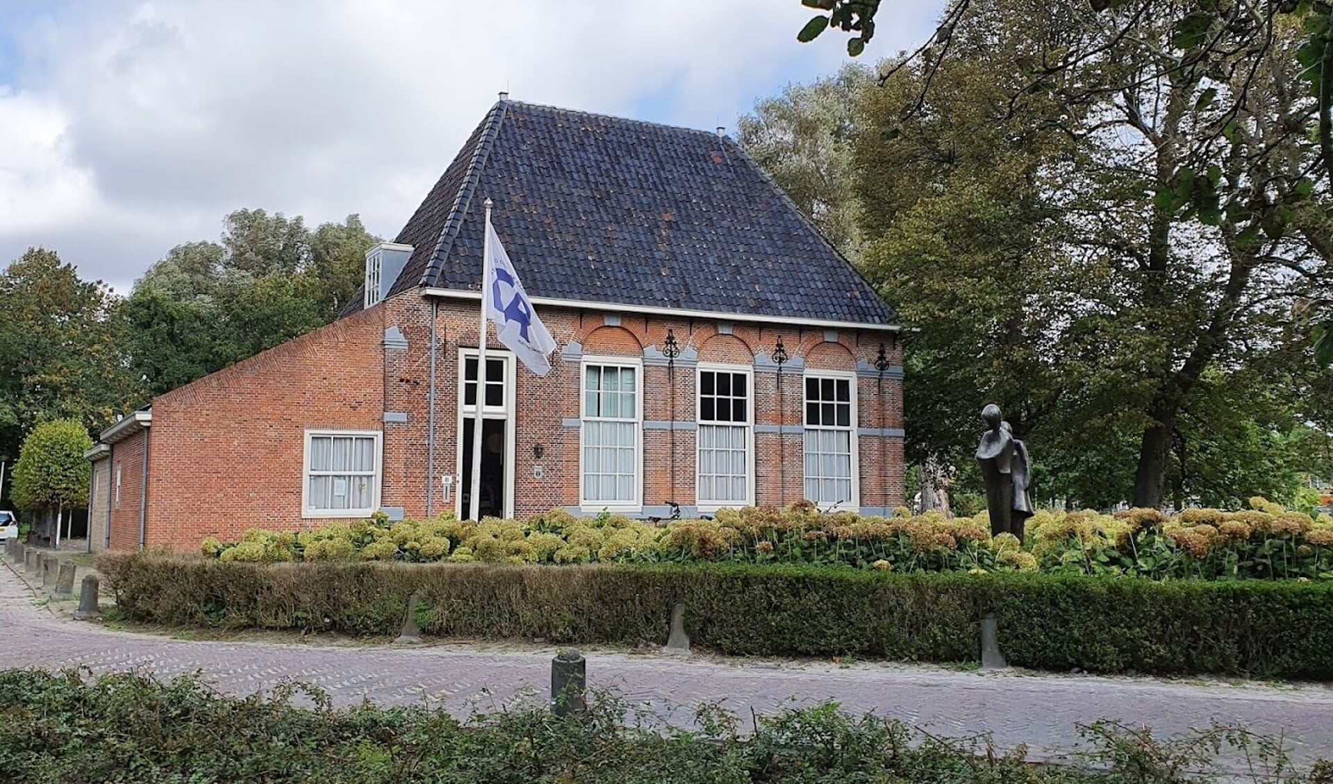 Op Tweede Pinksterdag kun je tussen 10.00 en 16.00 gratis een bezoekje brengen aan het Hof van Wateringen, met ook de Hofboerderij.