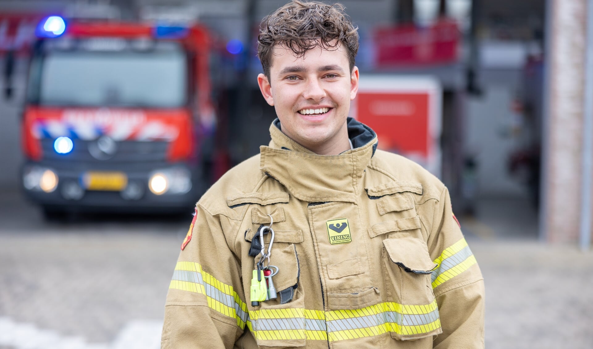 De 20-jarige Langedijker Gilian Treebusch geniet met volle teugen van zijn werk bij de brandweer.