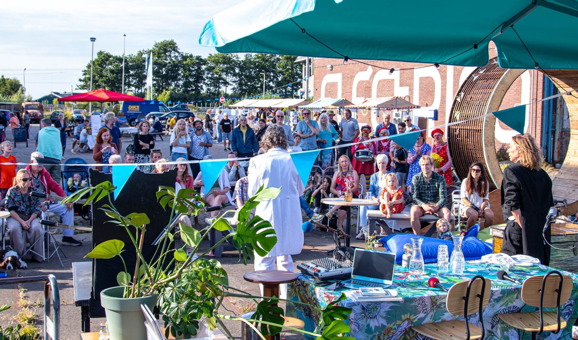 Broedplaats BOGOTÁ in Halfweg organiseert een inspirerende zomermarkt op 4 juni.