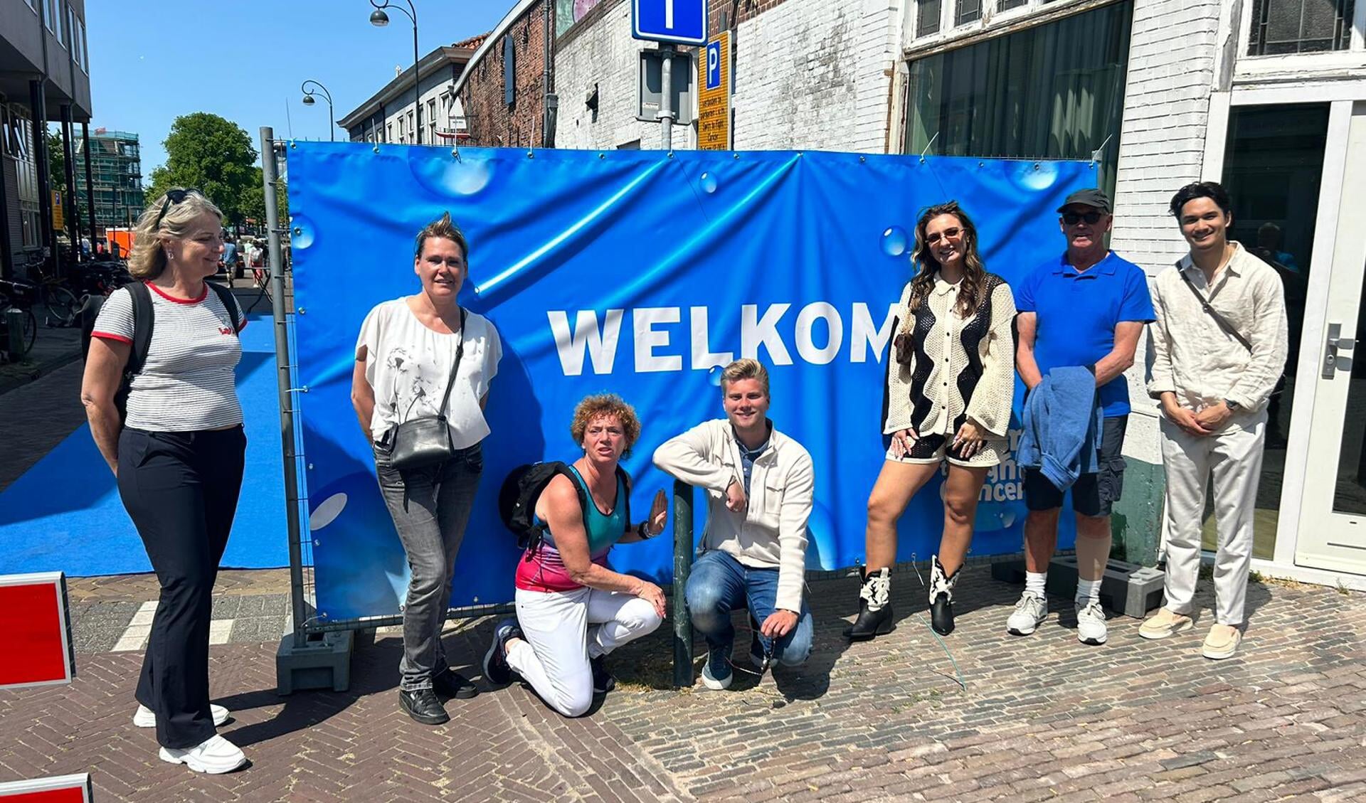De vrijwilligers van Fight Cancer Purmerend | Beemster in Haarlem. Van links naar rechts: Anne van Brederode, Manja van der Weit, Marika Pruis, Mick Smits, Sidney Dincic, Bert Slegt en Divine Nelwan.