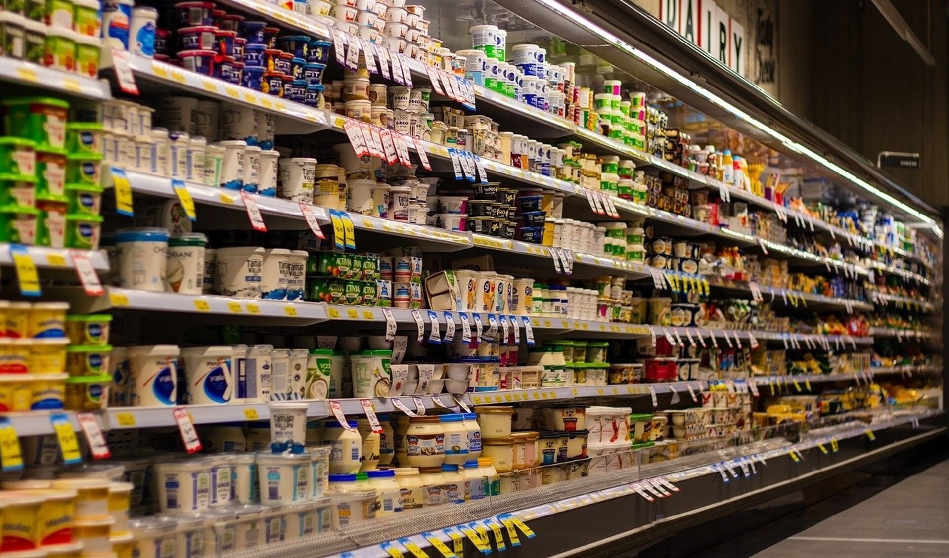 Het college heeft ingestemd met de proef dat supermarkten langer open mogen op zon- en feestdagen.