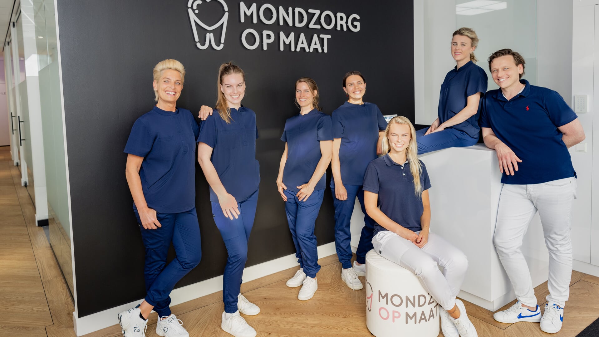 Het team van Mondzorg op Maat staat klaar om patiënten te helpen bij het behouden en verbeteren van hun mondgezondheid. 