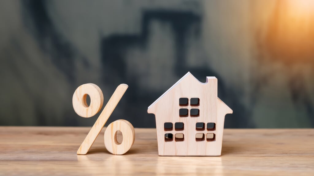 Druk-op-woningmarkt-terug-na-tijdelijke-dip-in-huizenprijzen-in-2023
