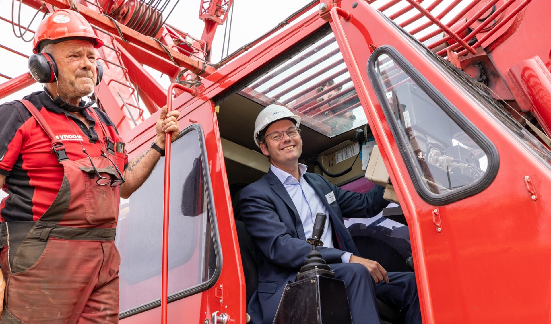 Wethouder Sjoerd Kuiper (Ruimtelijke Ordening en Volkshuisvesting) kwam woensdag 28 juni naar de bouwlocatie om het officiële startsein voor de bouw te geven.