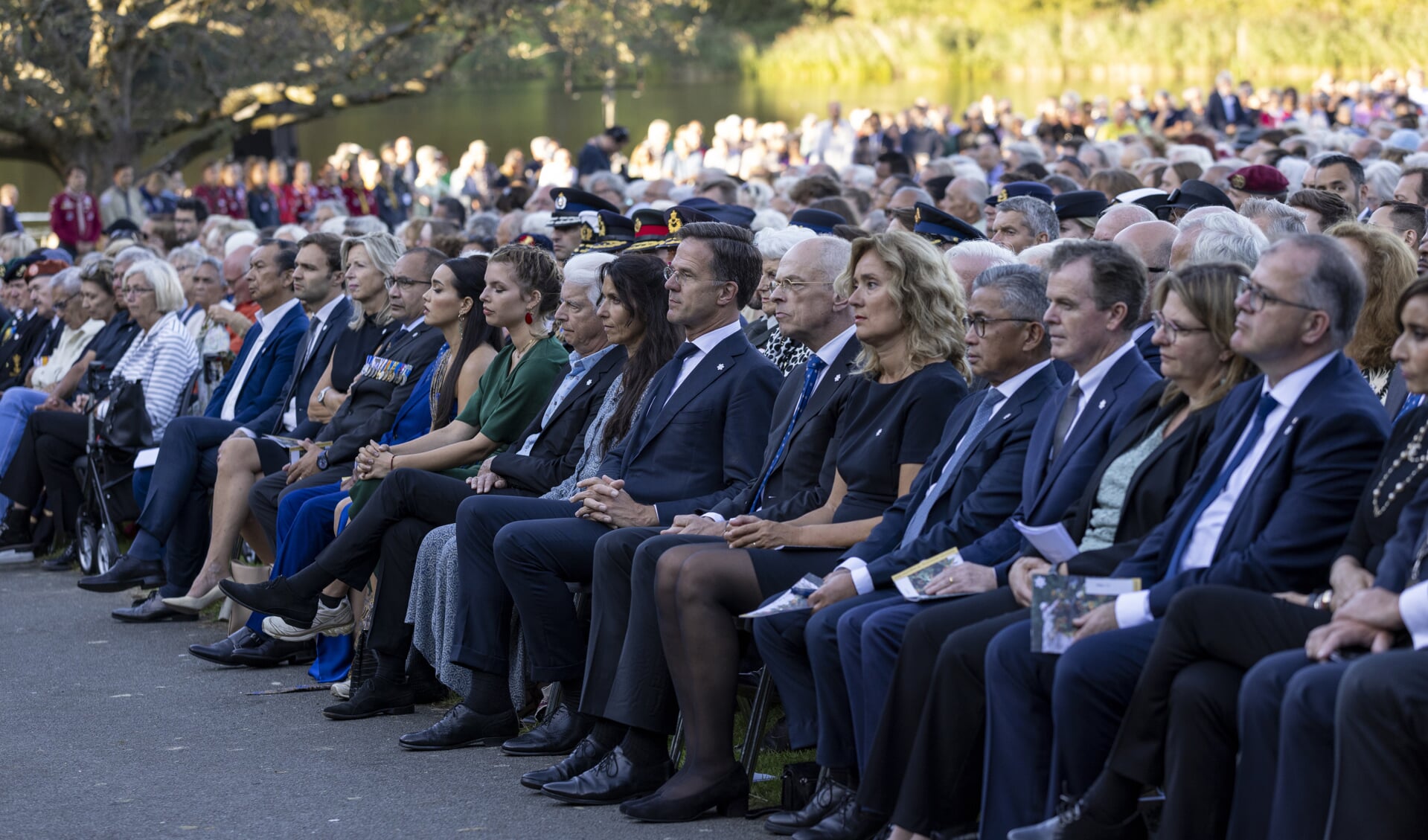 Ook Mark Rutte en kamervoorzitter Vera Bergkamp waren bij de herdenking aanwezig. 
