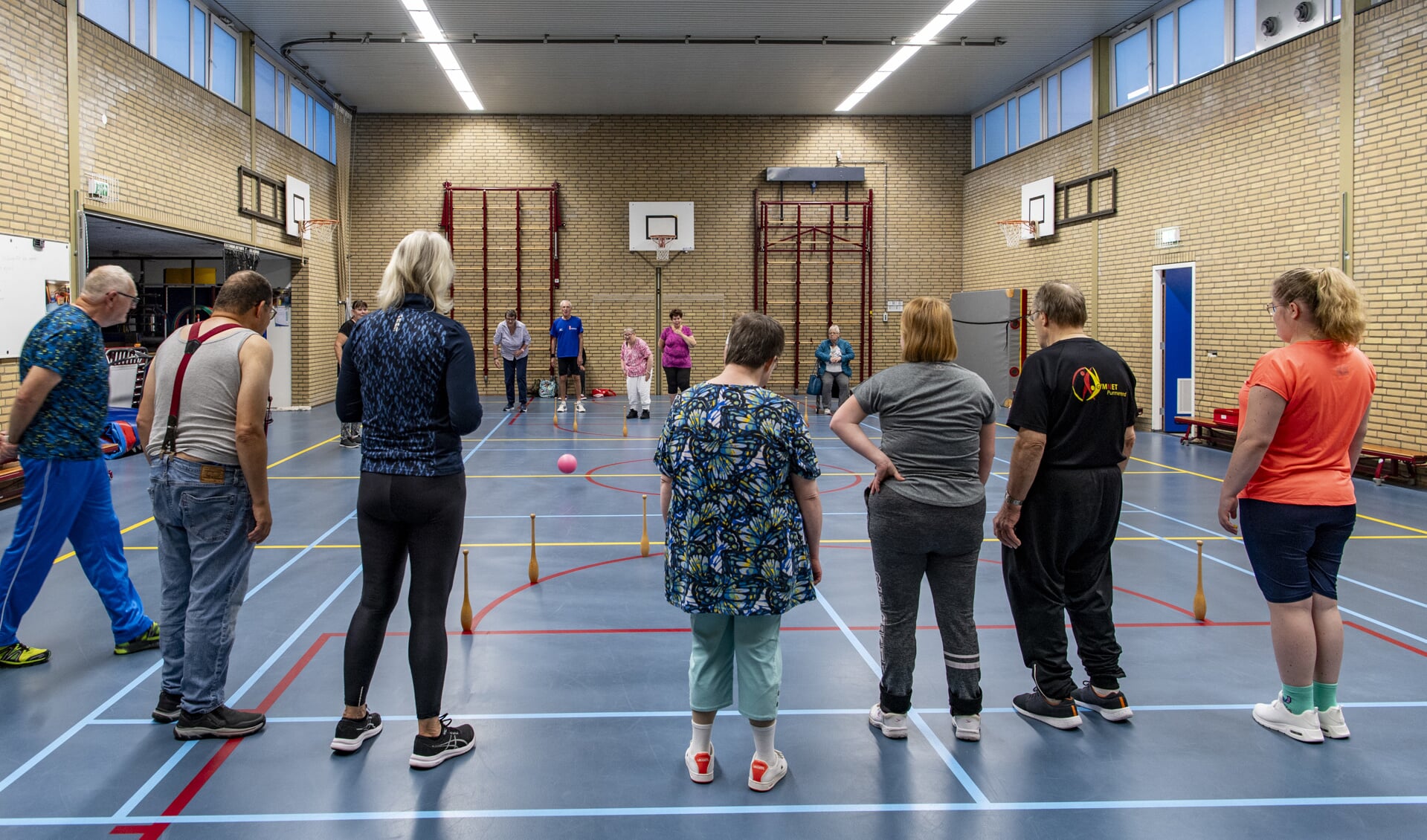 Het is elke week weer afwachten wie er is en wie niet op tijd is opgehaald.