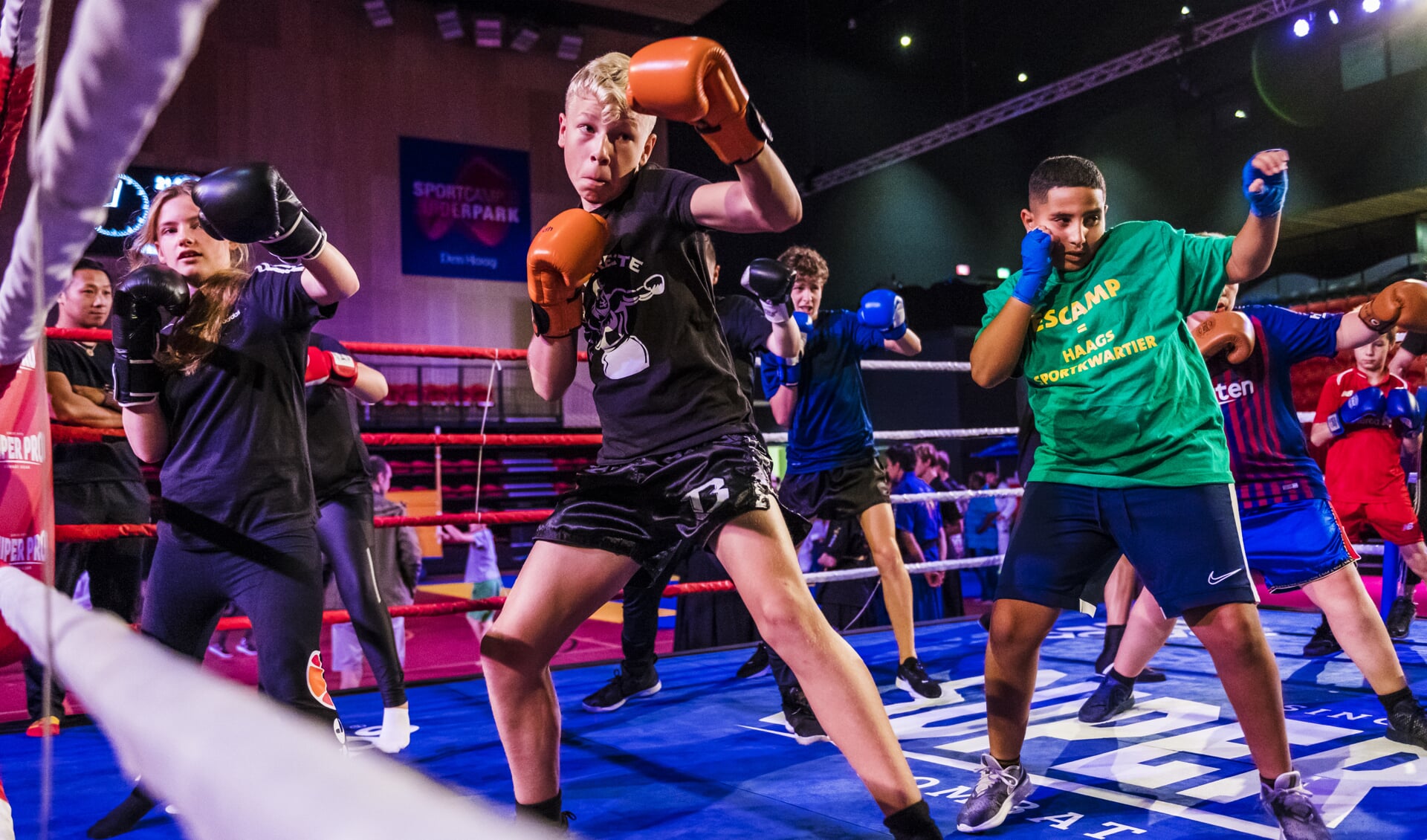 Jongeren krijgen tijdens een vorige editie van de Stadsspelen les in boksen.