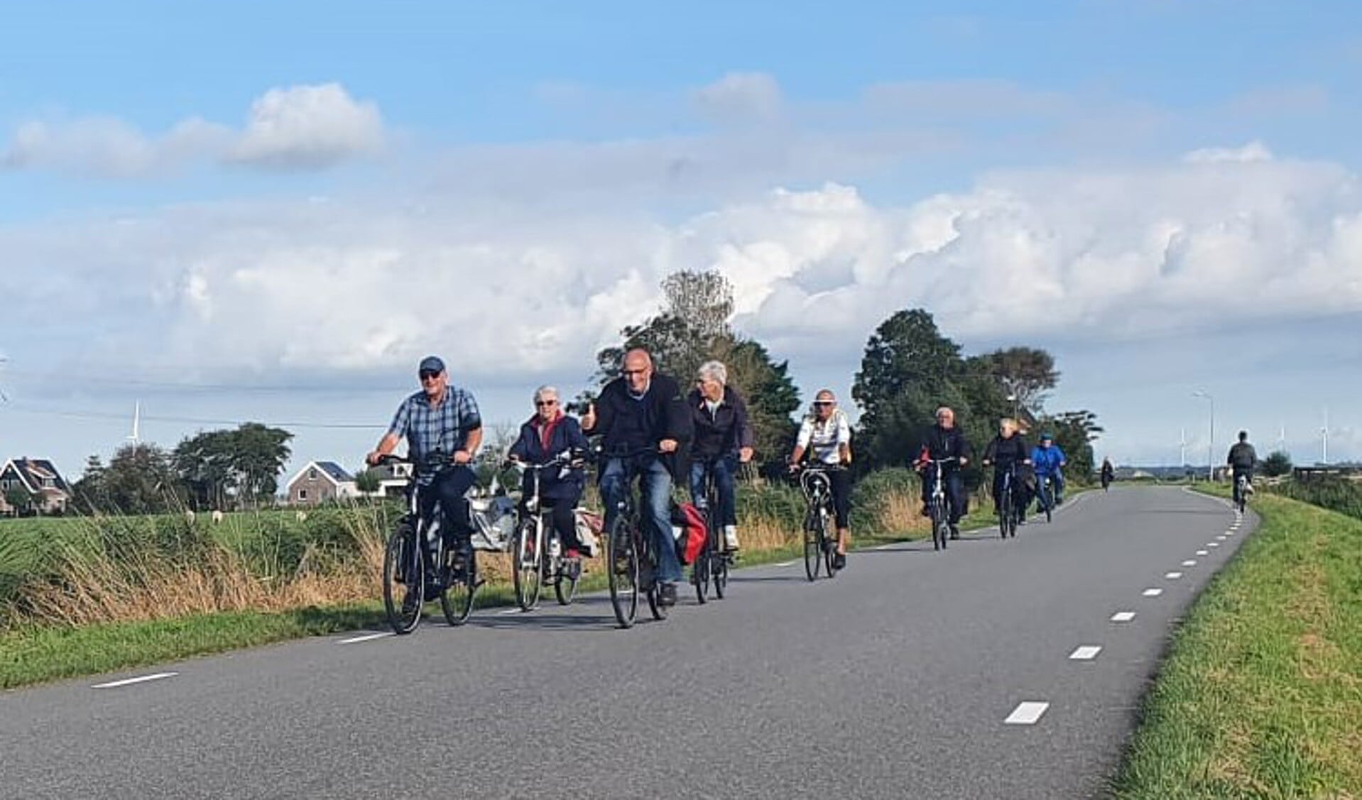 De route voert door een mooi stuk natuur.