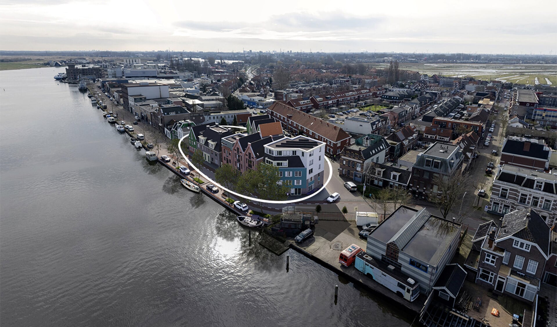 Parel van Zuid aan de oevers van de Zaan in Wormerveer.