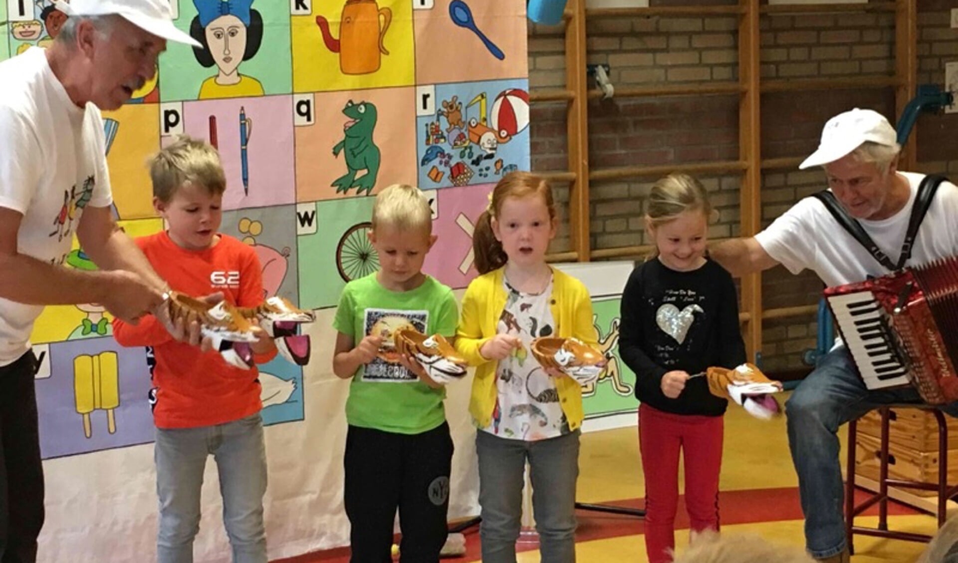 Kinderen leren wat muziek zo leuk maakt.