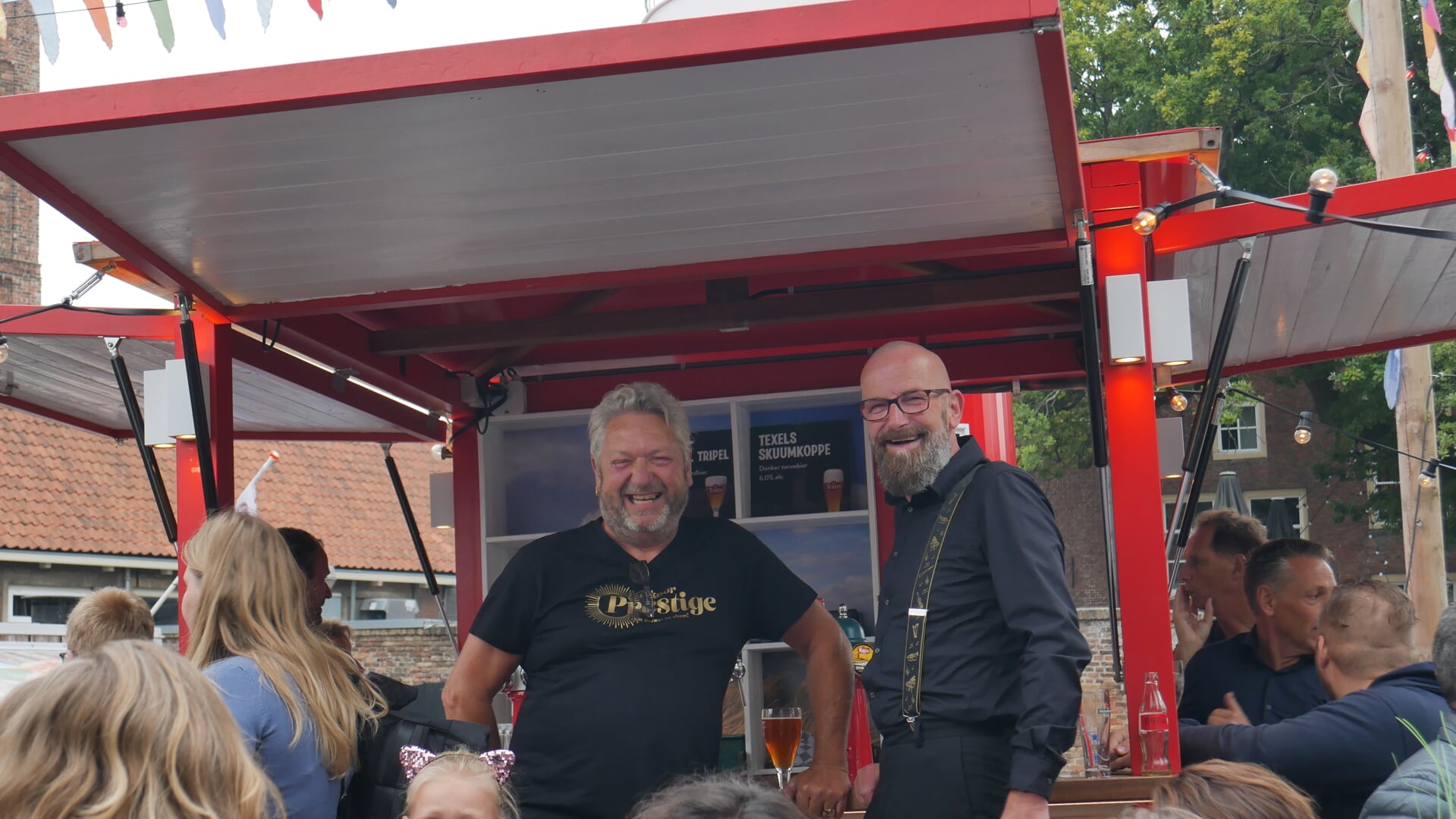 Bijzonder is deze editie deTexels-speciaal-bier-vuurtorenbar. Hier genieten bezoekers van verschillende bieren van de bekende Brouwerij Texels.