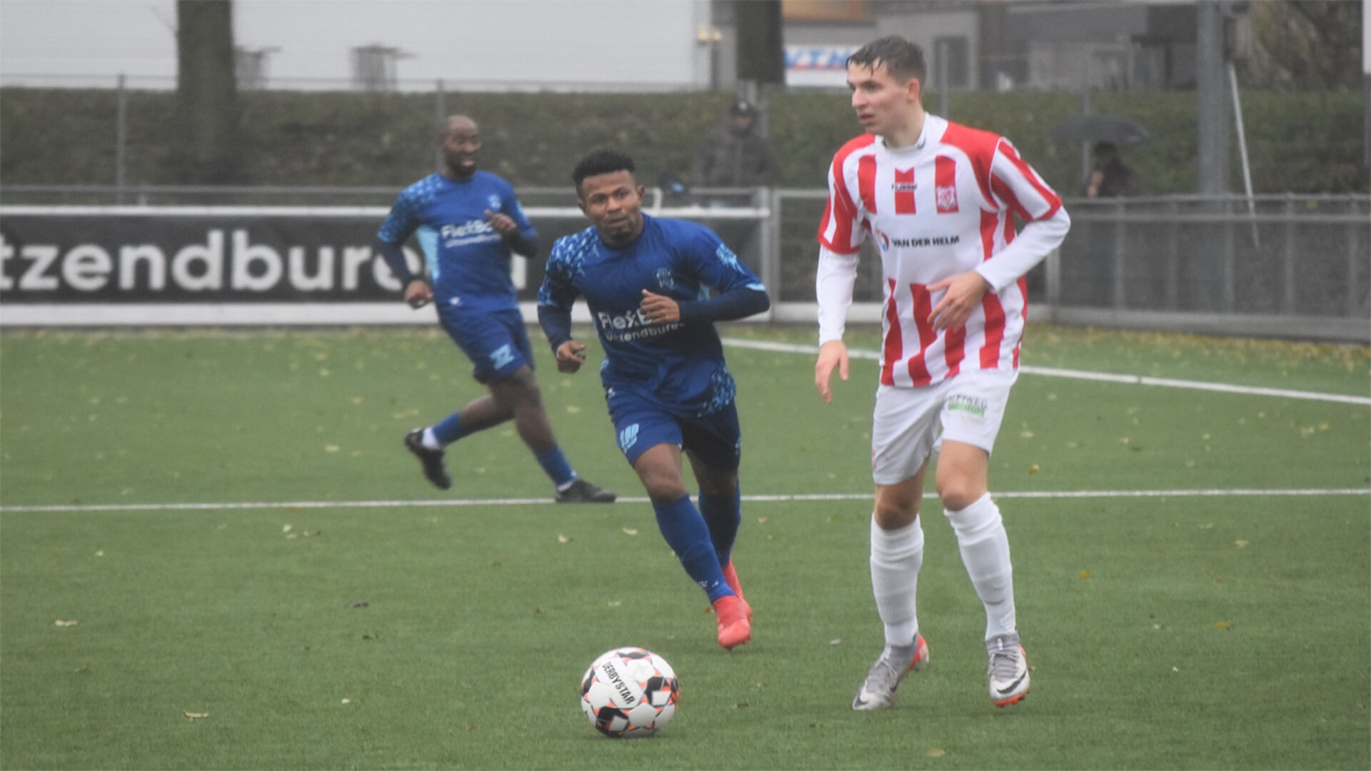 FC Skillz in actie tegen SV Den Hoorn.
