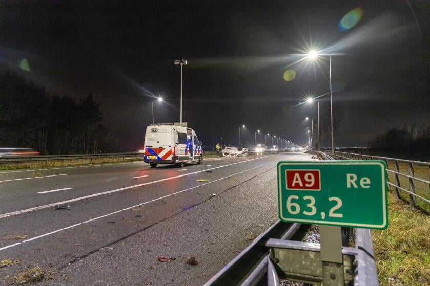 Ernstig Ongeval Op A9 Bij Akersloot: Auto Belandt Op De Kop, Twee ...