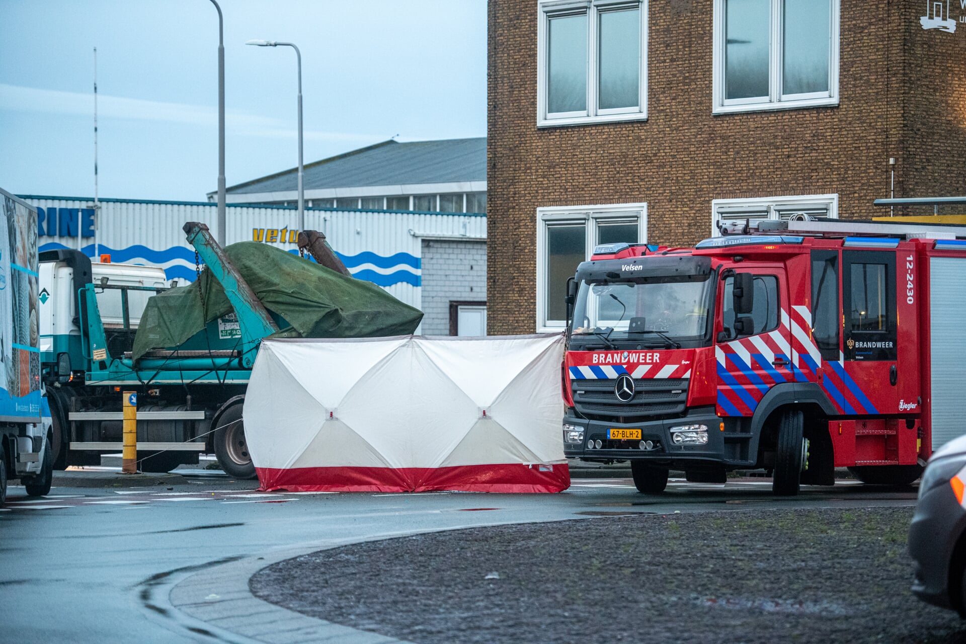 Persoon Overleden Na Ongeval Met Vrachtwagen In IJmuiden | Al Het ...