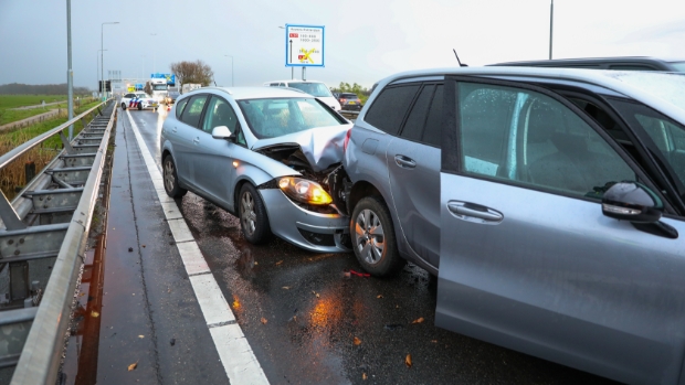 Drie voertuigen betrokken bij aanrijding op A20 ter hoogte van Maasland