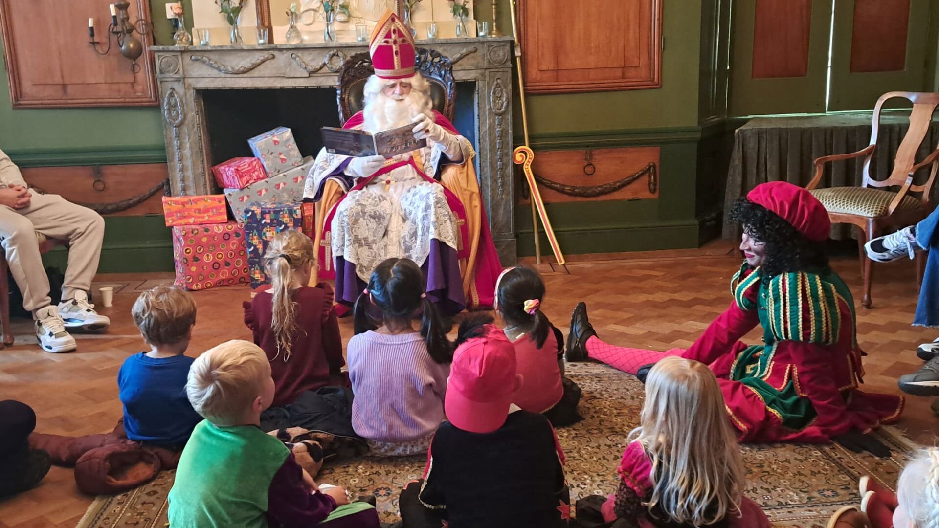 Op 30 november zijn de kinderen opnieuw welkom in ’t Reghthuys. Sinterklaas zal de kinderen dan voorlezen.