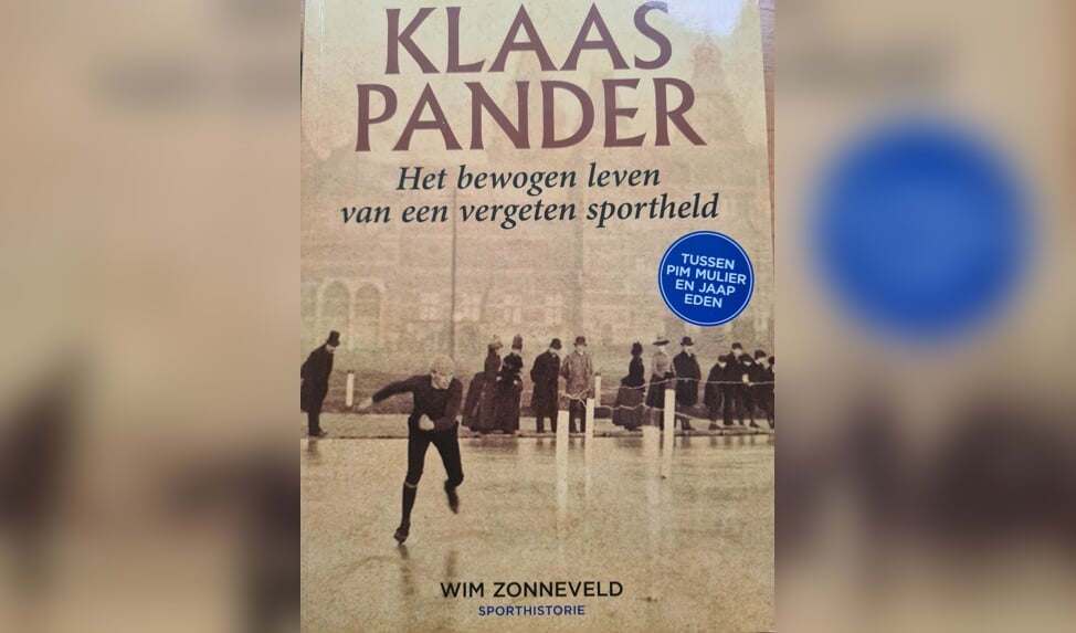 Het boek dat Wim Sonneveld over Klaas Pander schreef, met Pander op de voorgrond