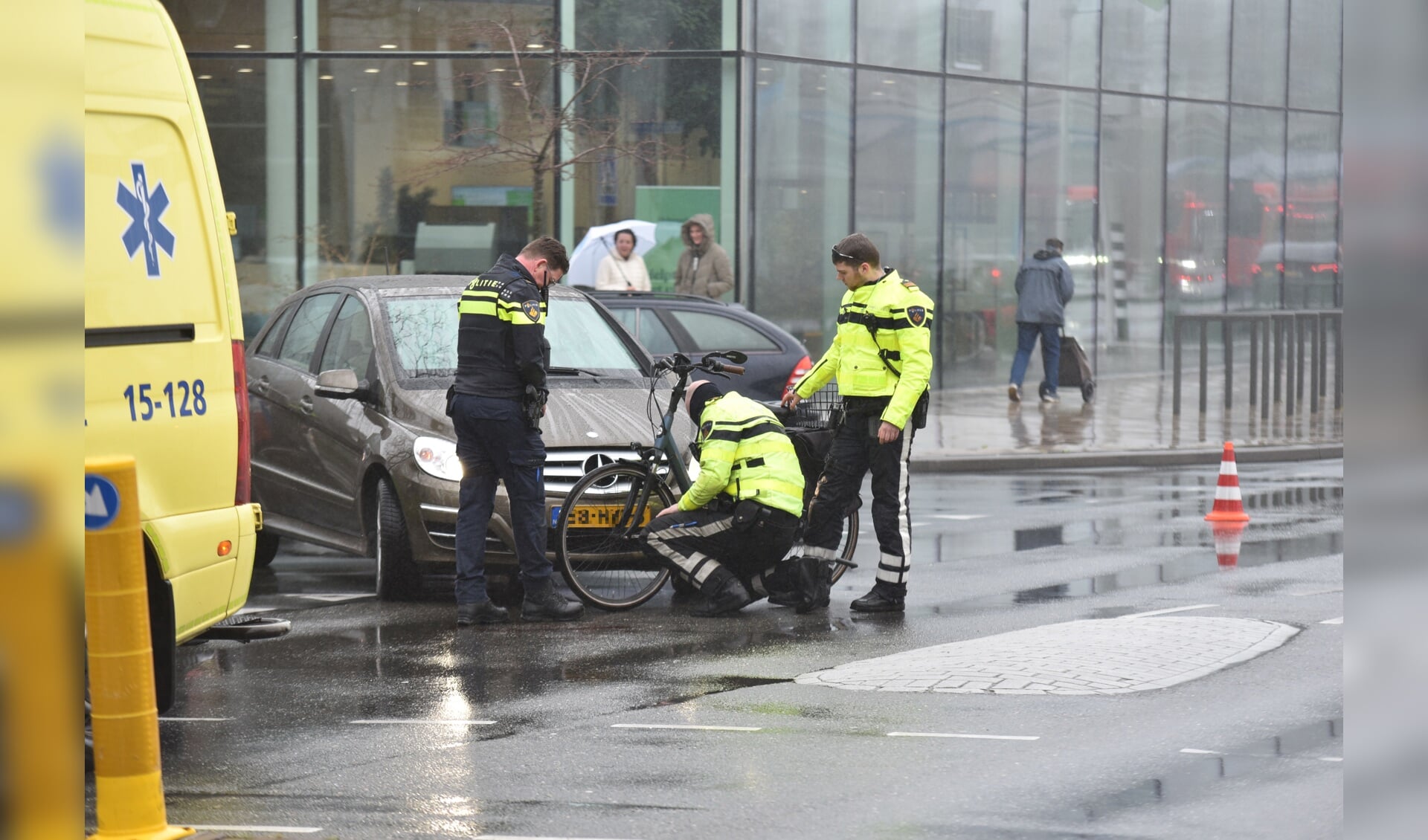 Aanrijding Op Kruispunt Verdilaan: Fietser Raakt Zwaar Gewond | Al Het ...