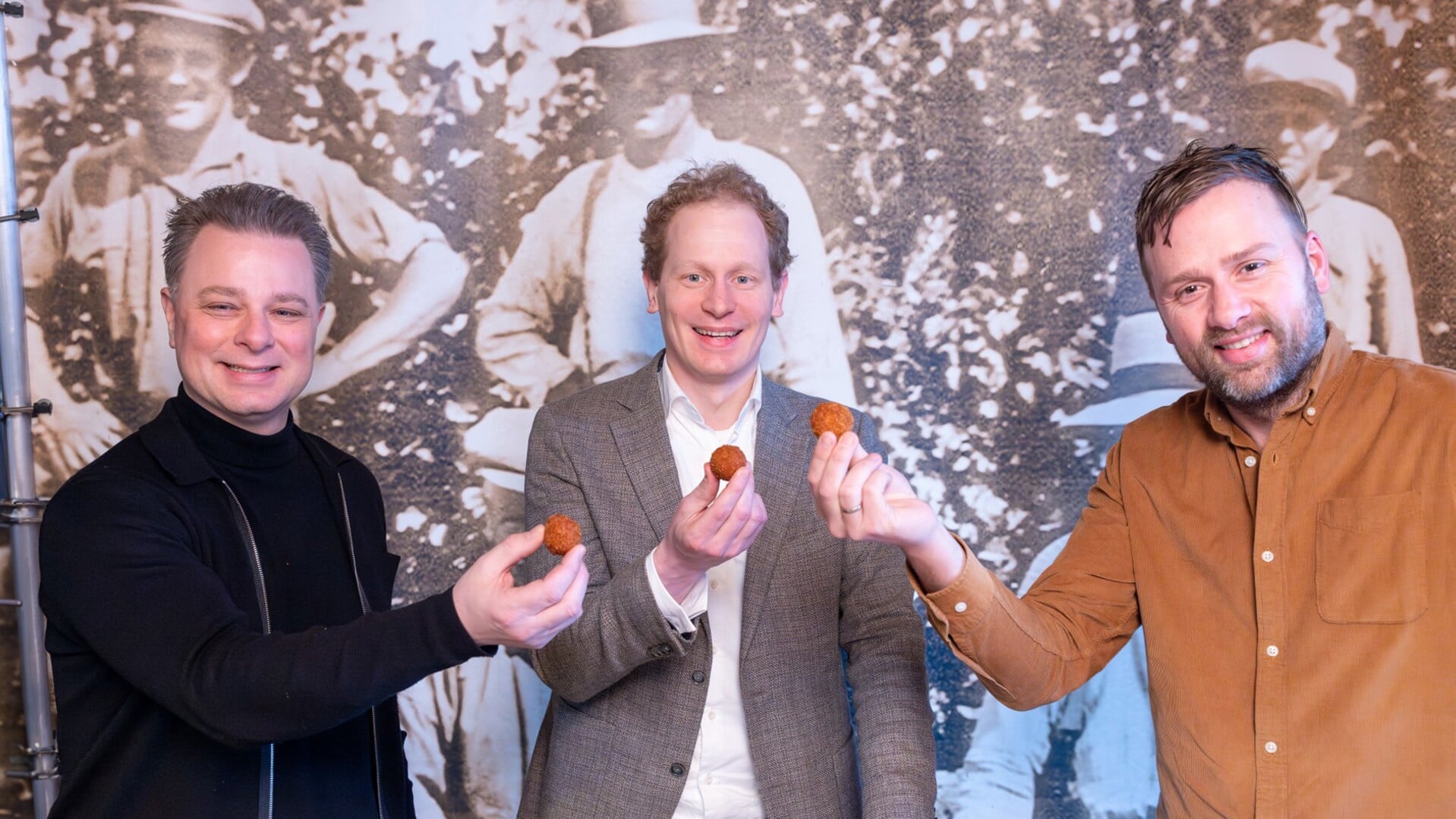 Vlnr: Kim Groot (Roux), Dirk Kramer (Kramer’s Zuurkool) en Jarl Audier (Museum BroekerVeiling)