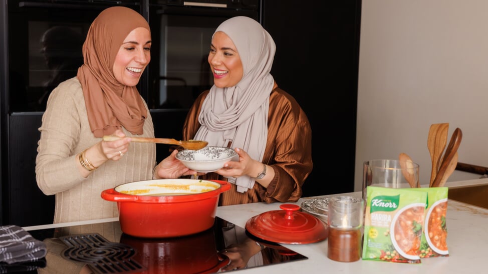 De zussen Rachida en Najima Kharbouch zijn bekend van het online platform Healthy Sister.