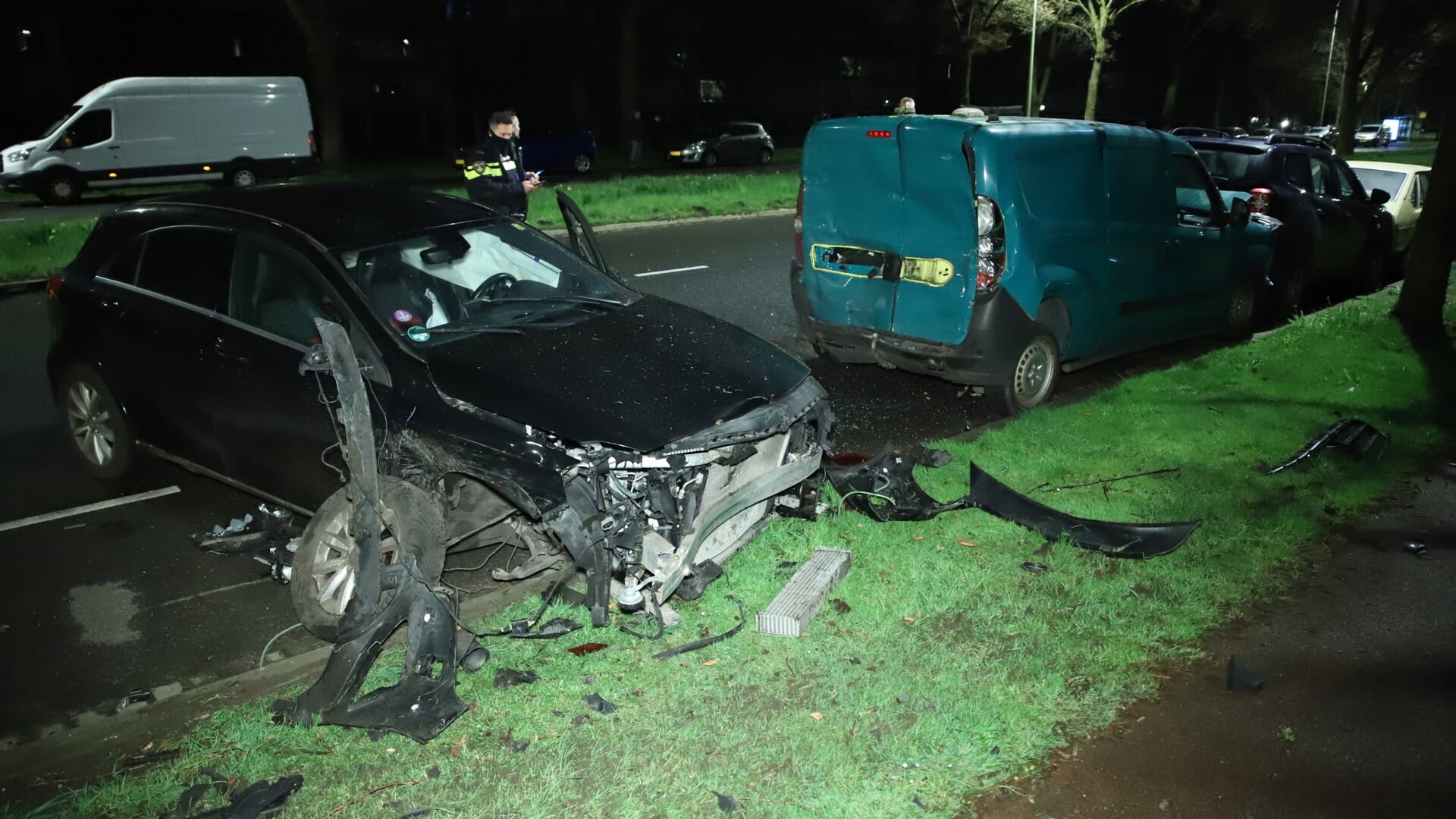 avage na eenzijdig ongeval: vijf auto’s beschadigd Bezuidenhoutseweg