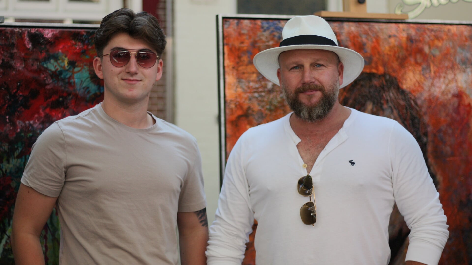 Peter Kok (rechts) en zijn zoon Luciano (links) maken samen kunst.