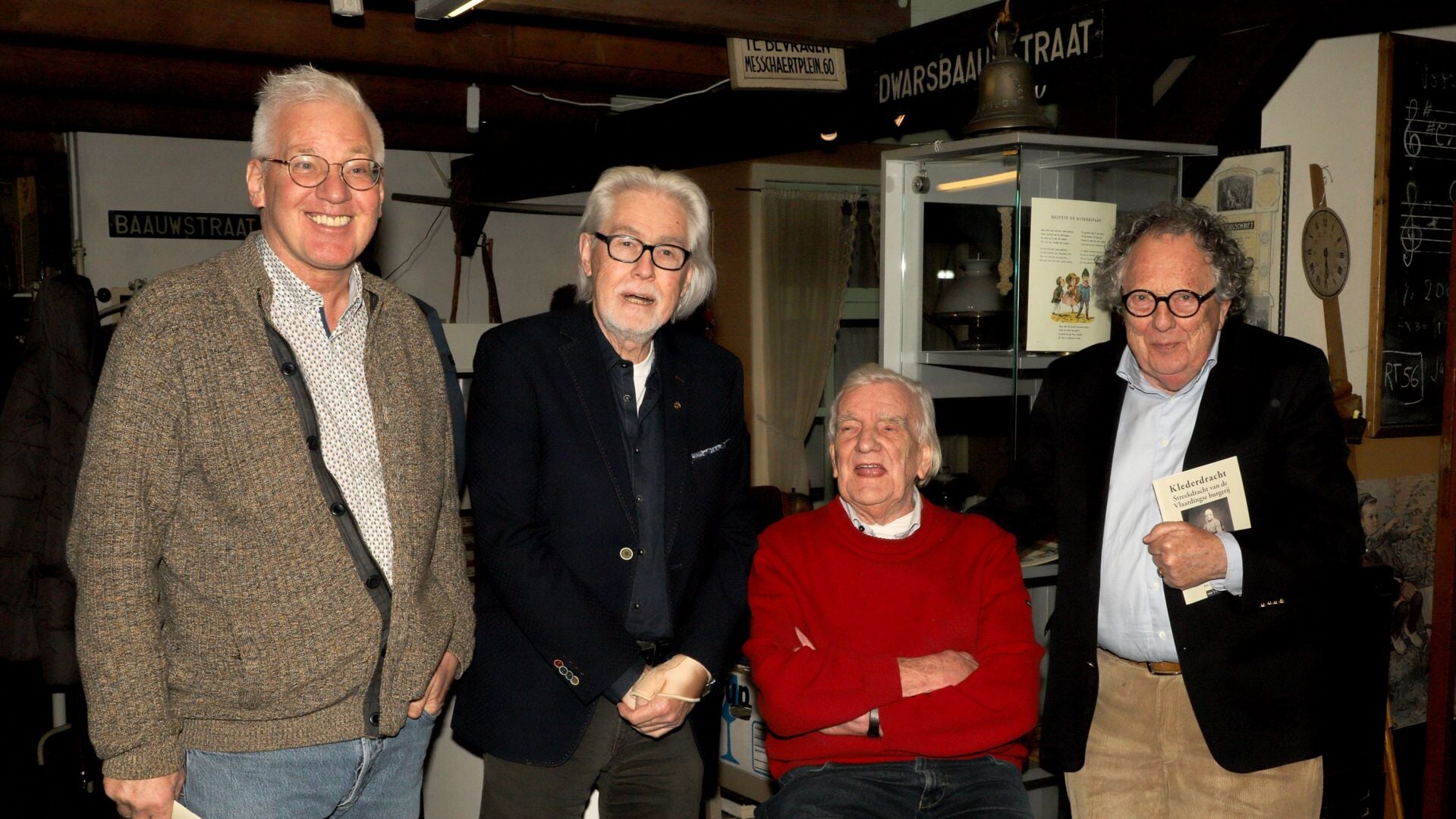 v.l.n.r. Roel DIjkstra, Hans Bakker, Jan Anderson en juwelier Chris van Roon.