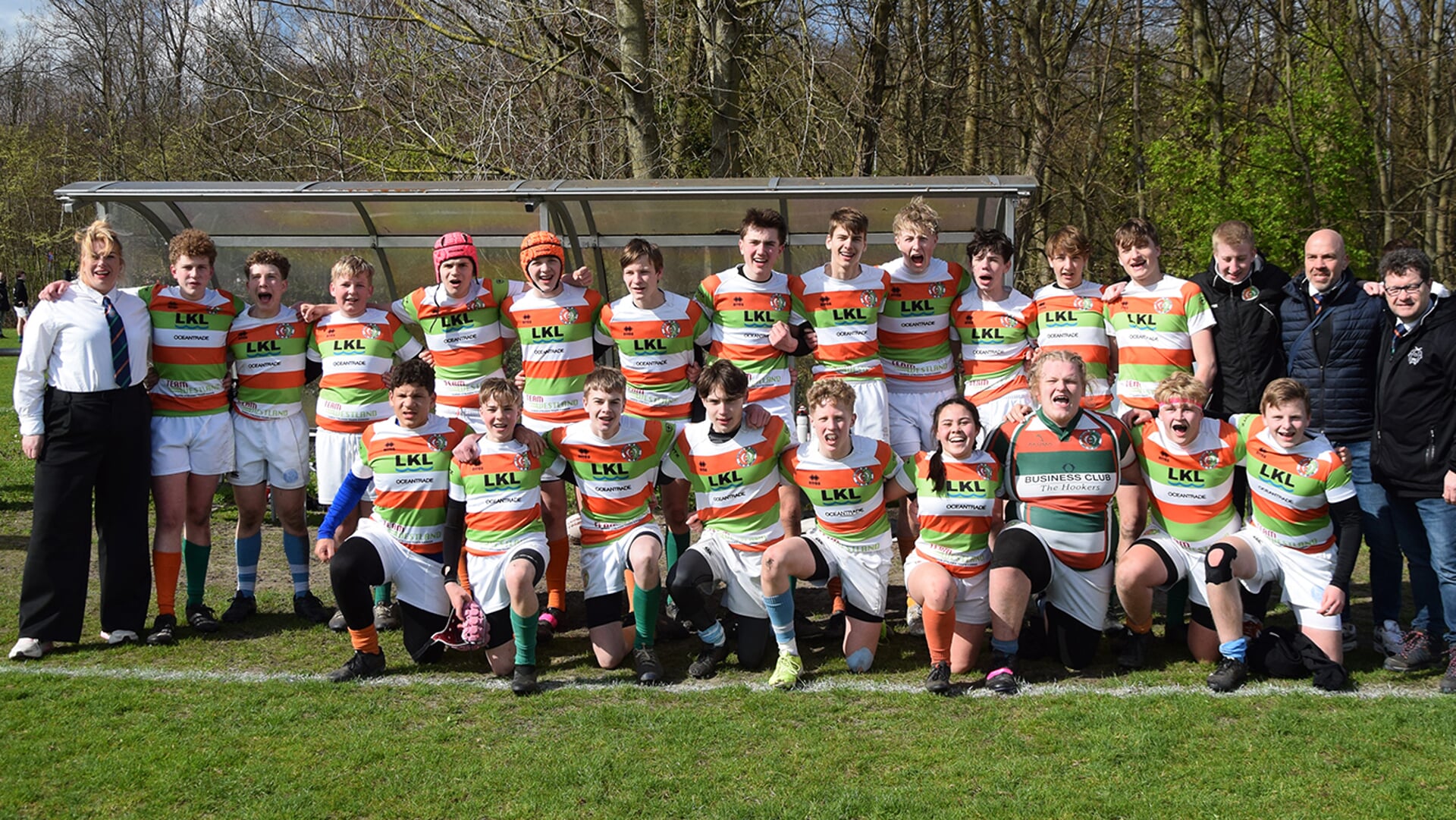 De Warriors van Rugbyclub Hoek van Holland werden ongeslagen kampioen.