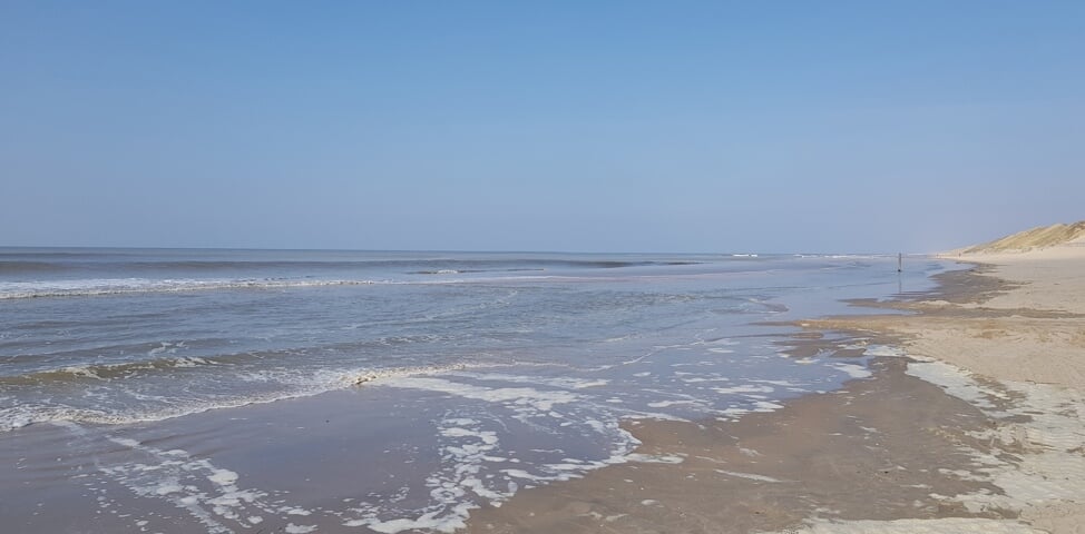 Op het strand van Heemskerk valt veel te zien.